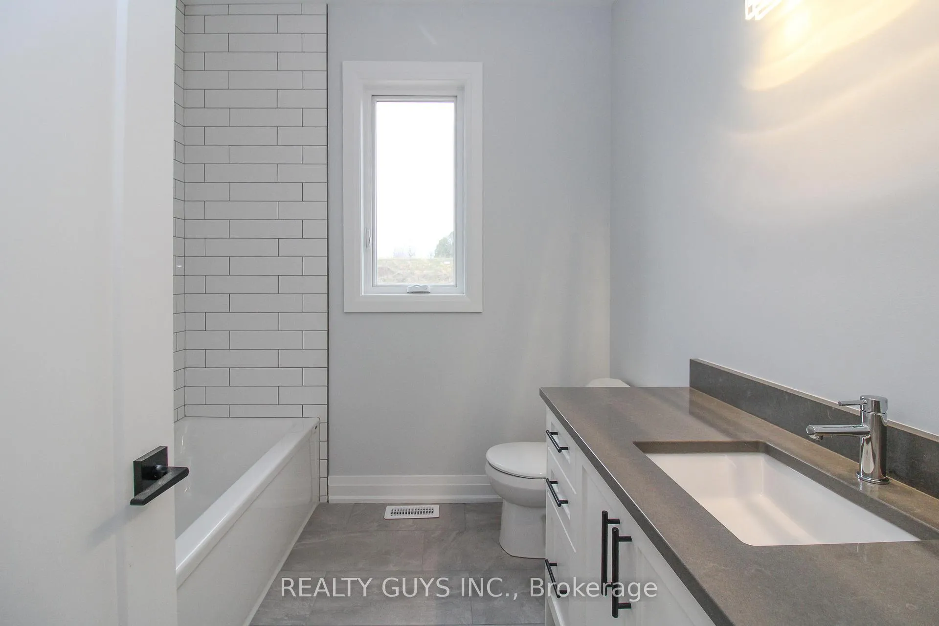 Photo 38 of 2418 Gwendolyn Court, Cavan Monaghan, Cavan Twp — HOMEH