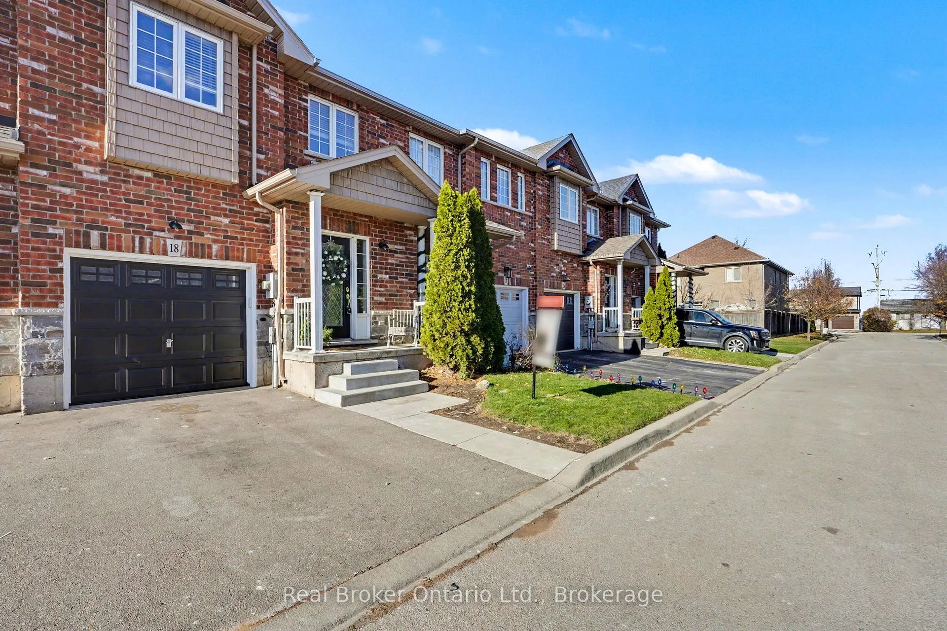 Photo 2 of Unit 18, 45 Seabreeze Crescent, Hamilton, Lakeshore — HOMEH