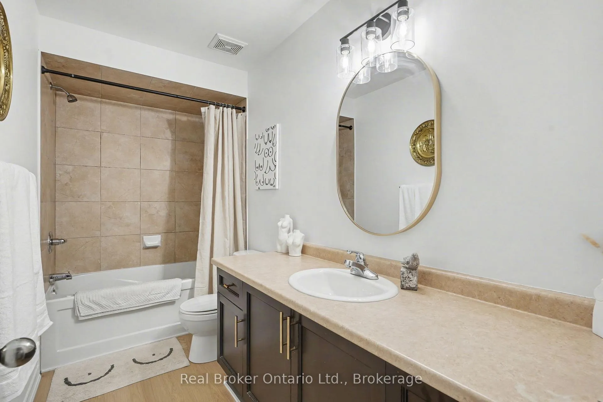 Photo 16 of Unit 18, 45 Seabreeze Crescent, Hamilton, Lakeshore — HOMEH
