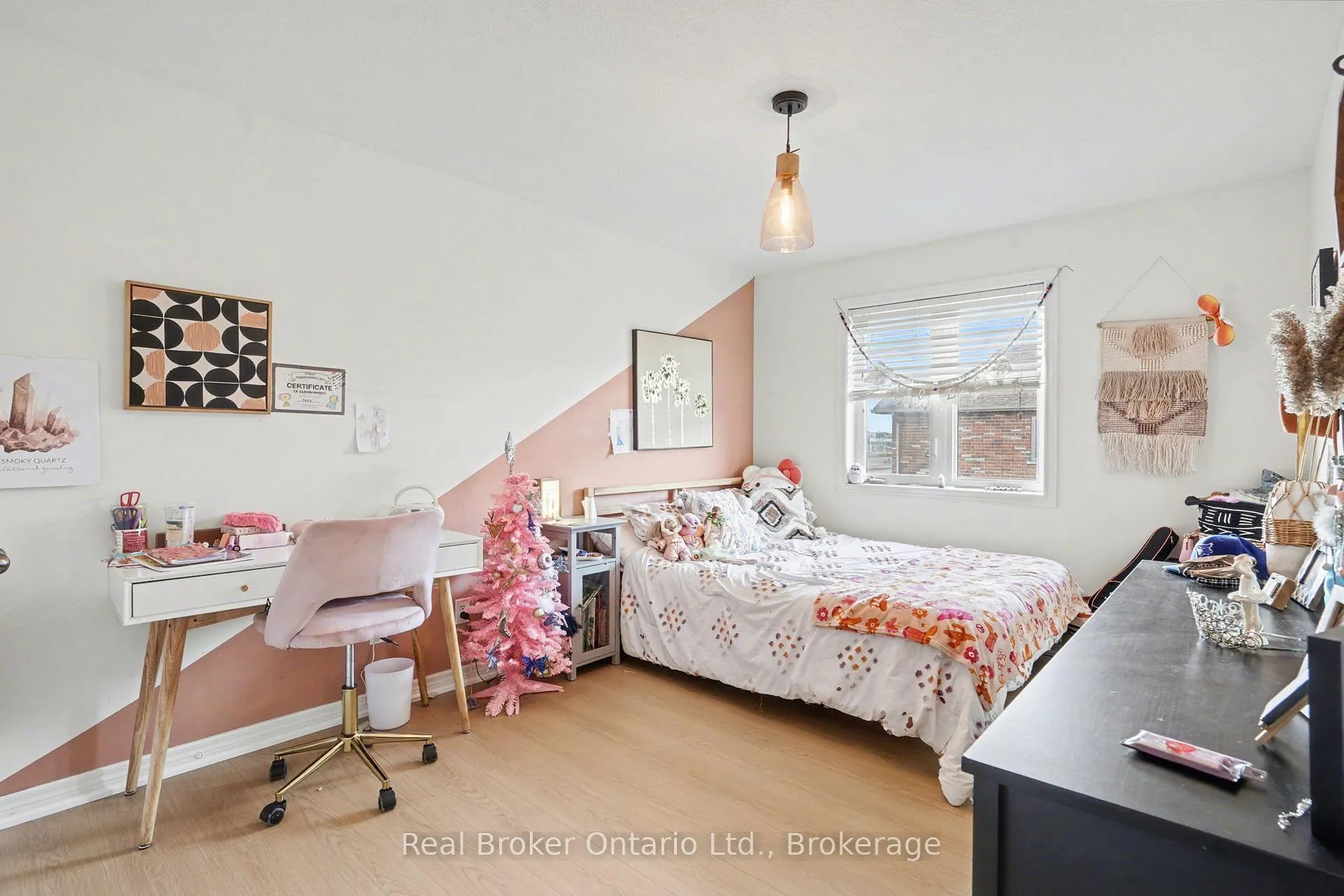 Photo 19 of Unit 18, 45 Seabreeze Crescent, Hamilton, Lakeshore — HOMEH