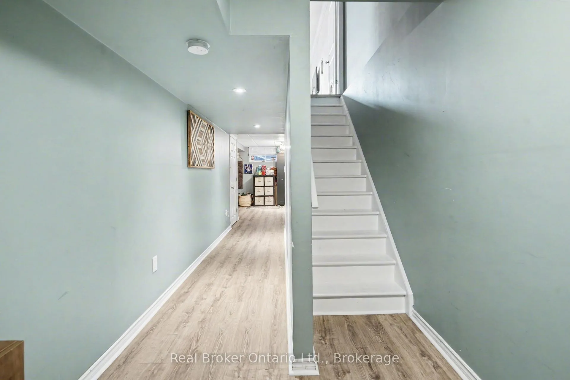 Photo 24 of Unit 18, 45 Seabreeze Crescent, Hamilton, Lakeshore — HOMEH