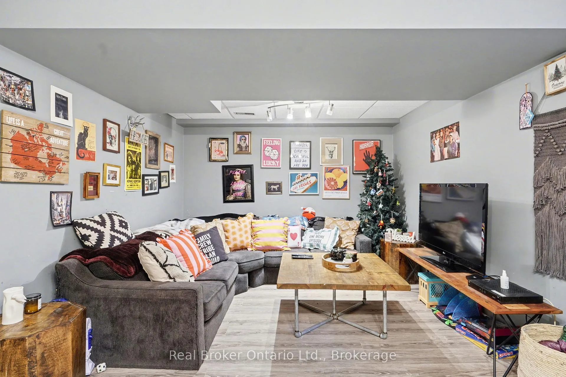 Photo 27 of Unit 18, 45 Seabreeze Crescent, Hamilton, Lakeshore — HOMEH