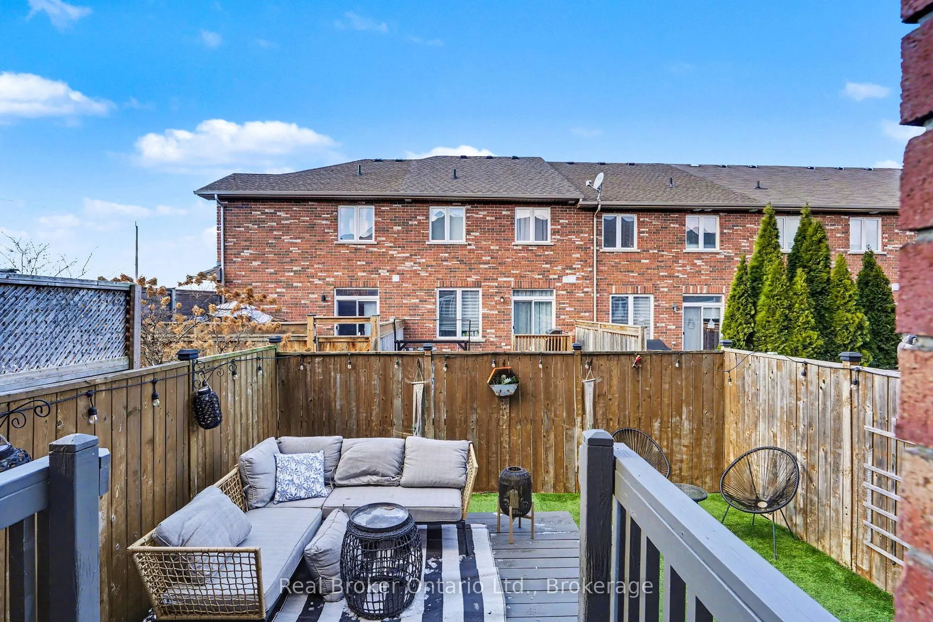 Photo 29 of Unit 18, 45 Seabreeze Crescent, Hamilton, Lakeshore — HOMEH