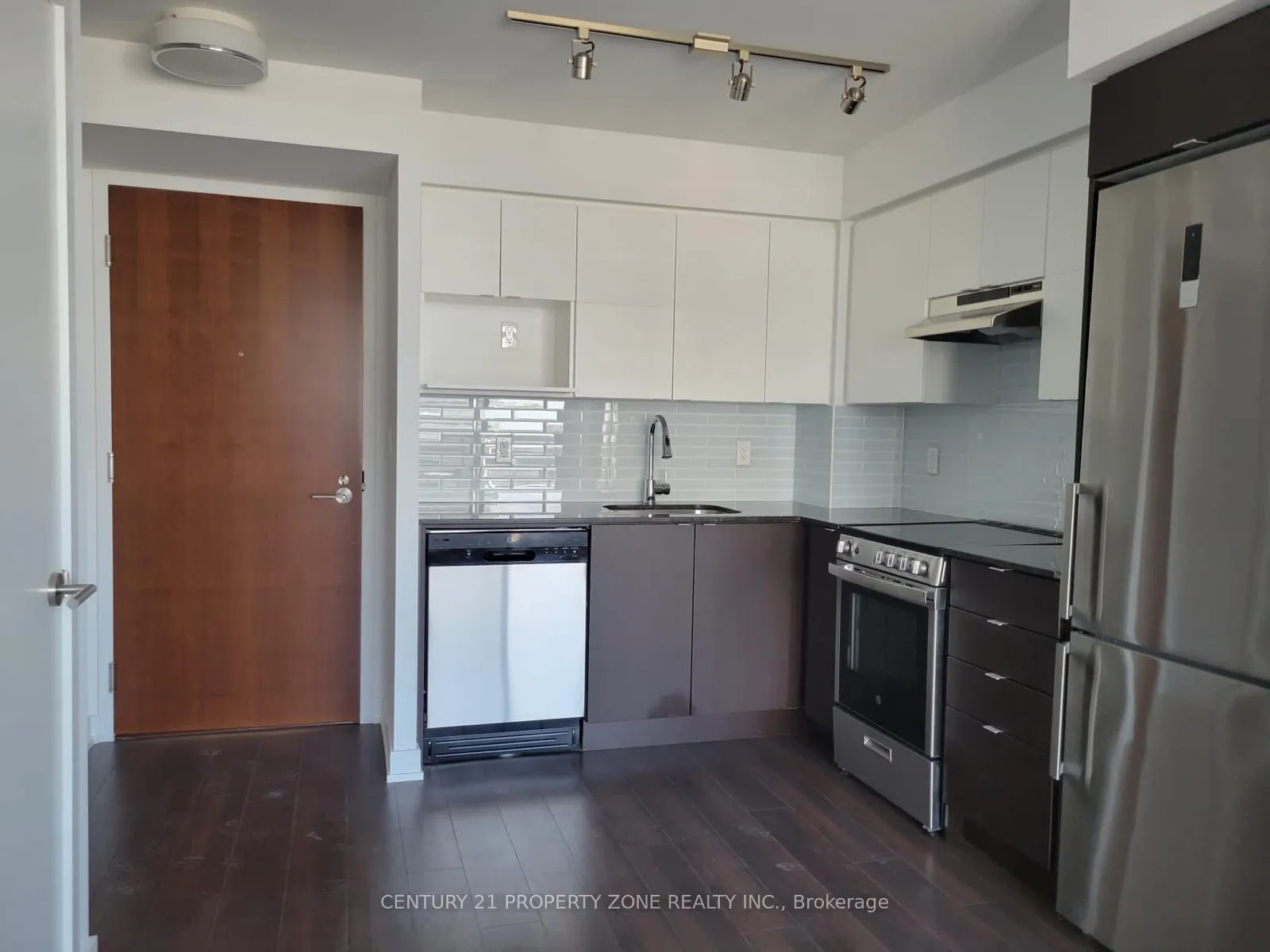 Photo 2 of Unit 820, 120 Varna Drive, Toronto, Englemount-Lawrence — HOMEH