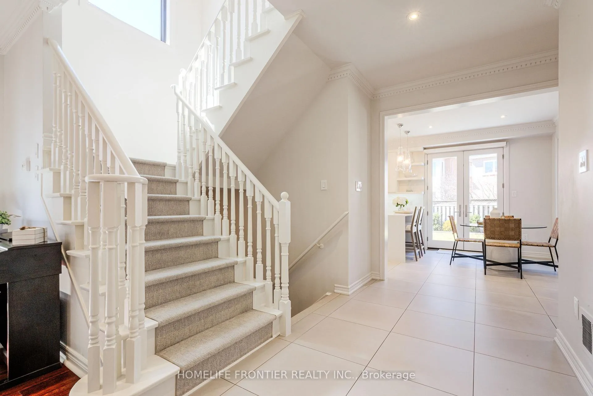 Photo 5 of 126 Forecastle Road, Vaughan, Patterson — HOMEH