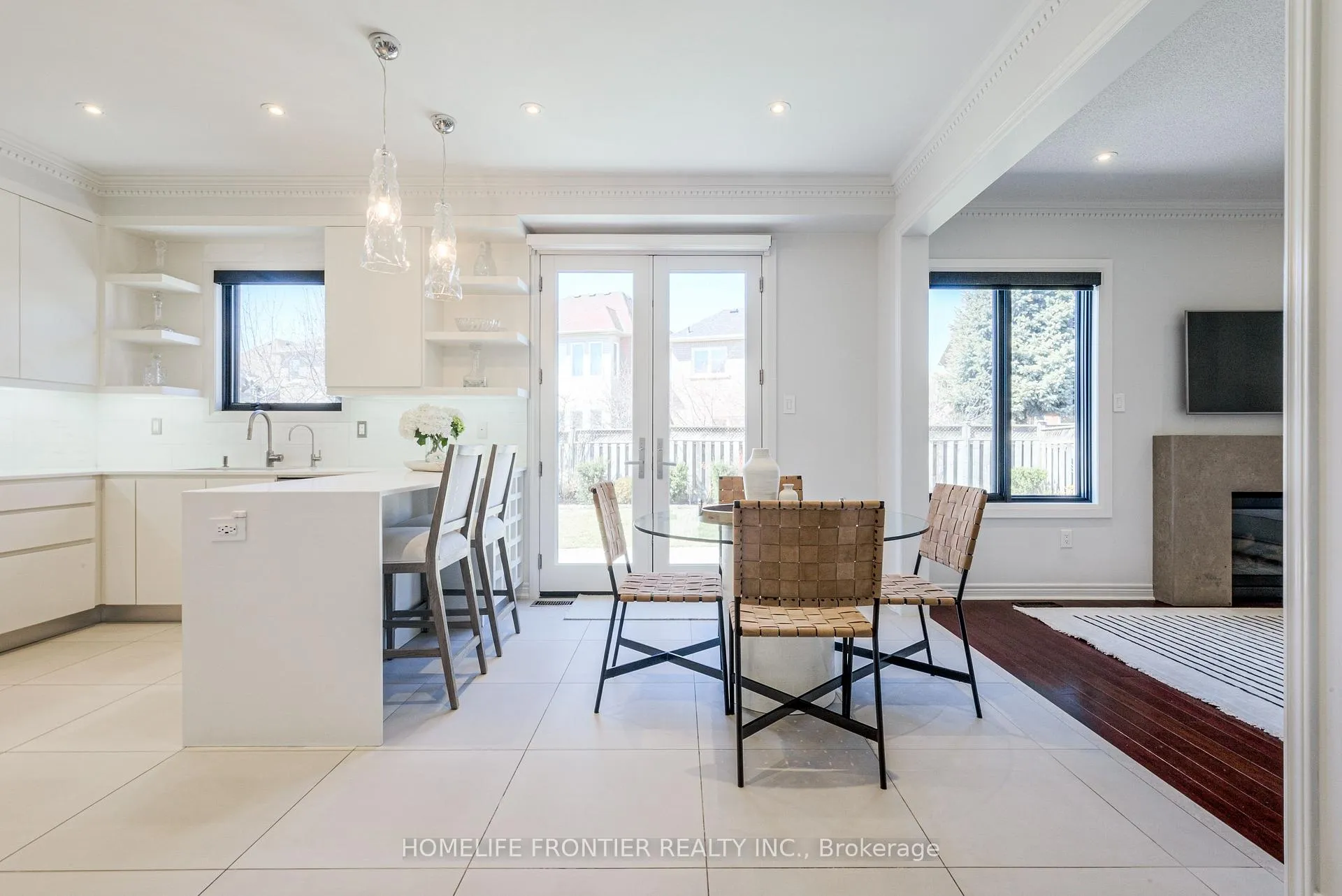 Photo 6 of 126 Forecastle Road, Vaughan, Patterson — HOMEH