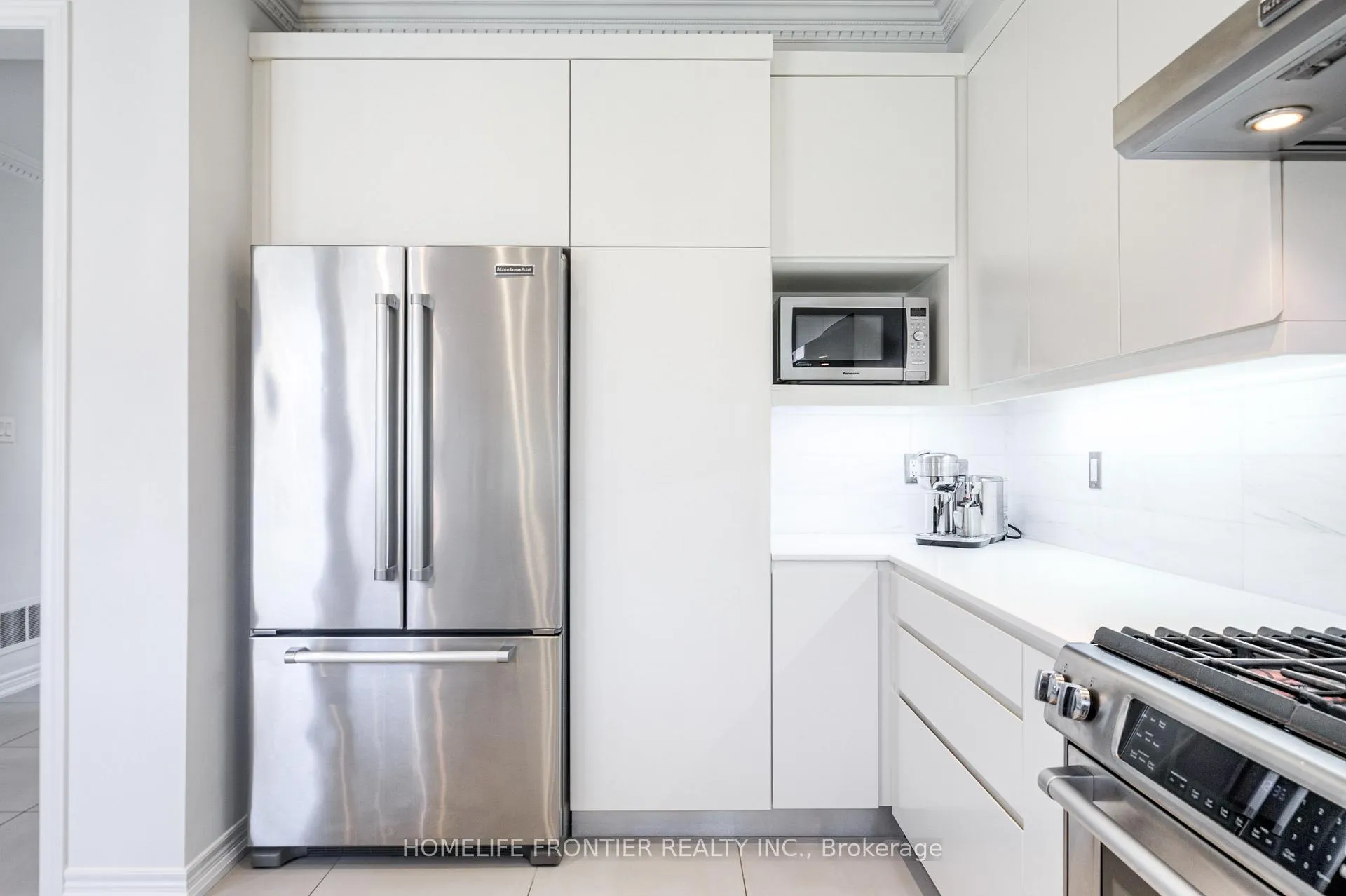 Photo 9 of 126 Forecastle Road, Vaughan, Patterson — HOMEH