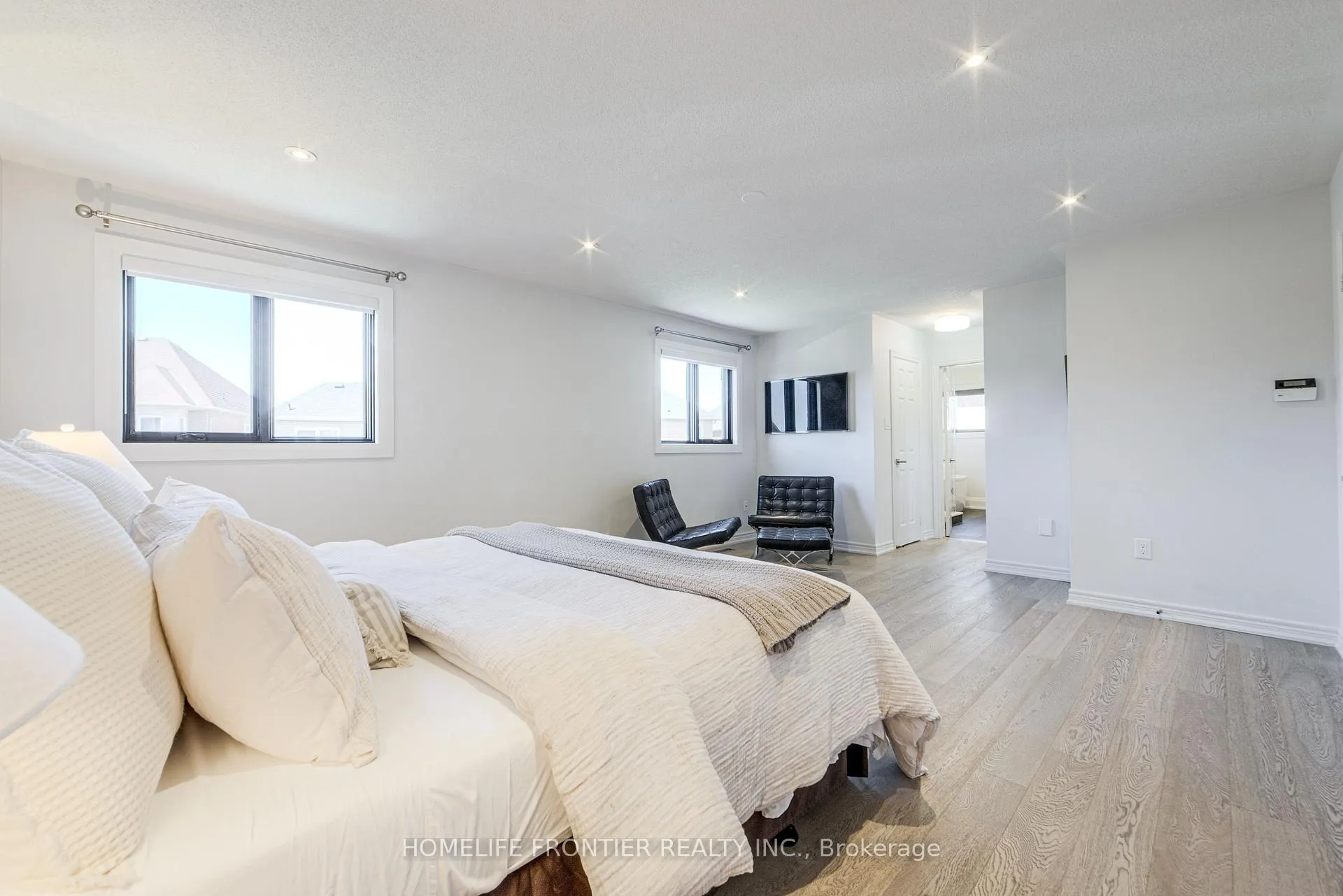 Photo 18 of 126 Forecastle Road, Vaughan, Patterson — HOMEH