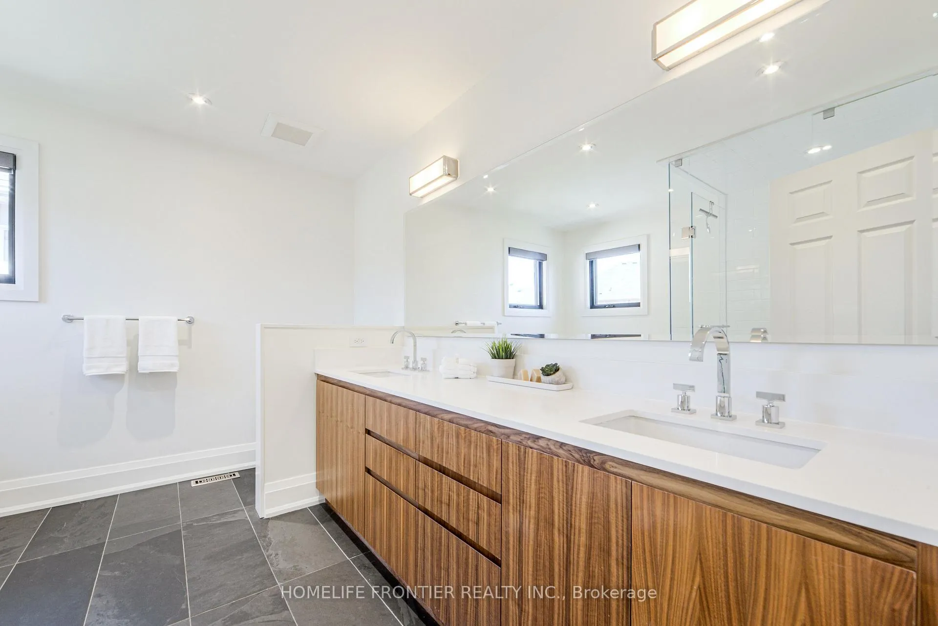 Photo 19 of 126 Forecastle Road, Vaughan, Patterson — HOMEH