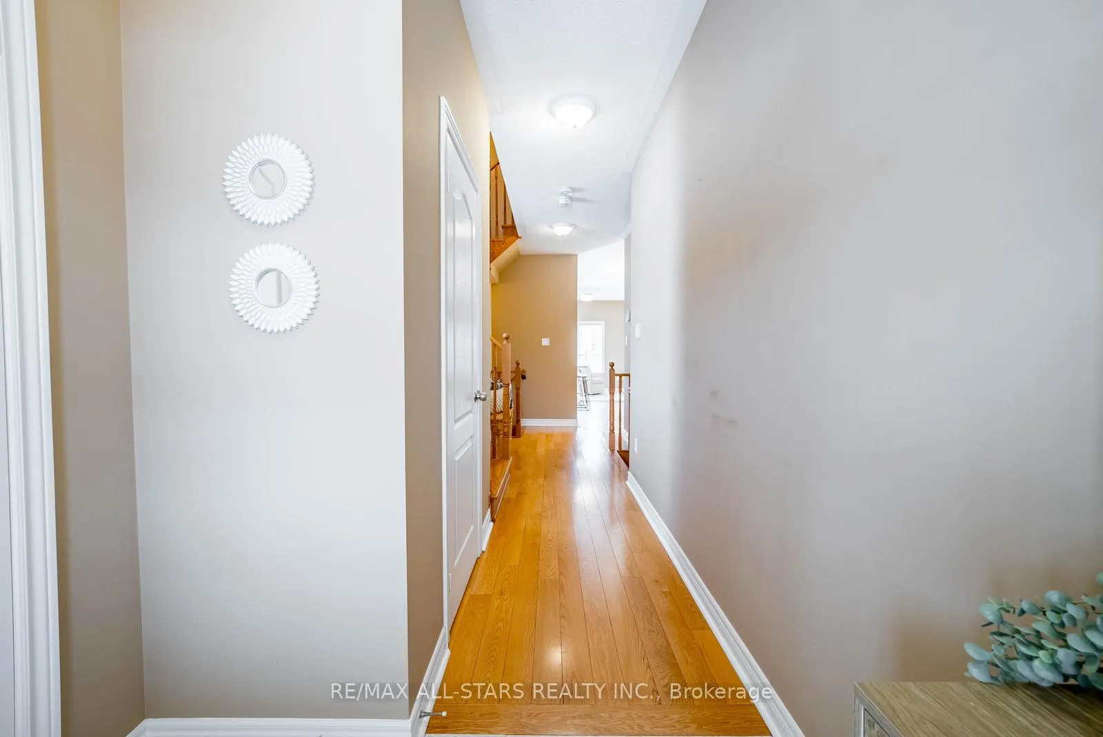 Photo 3 of 2 Bud Doucette Court, Uxbridge — HOMEH