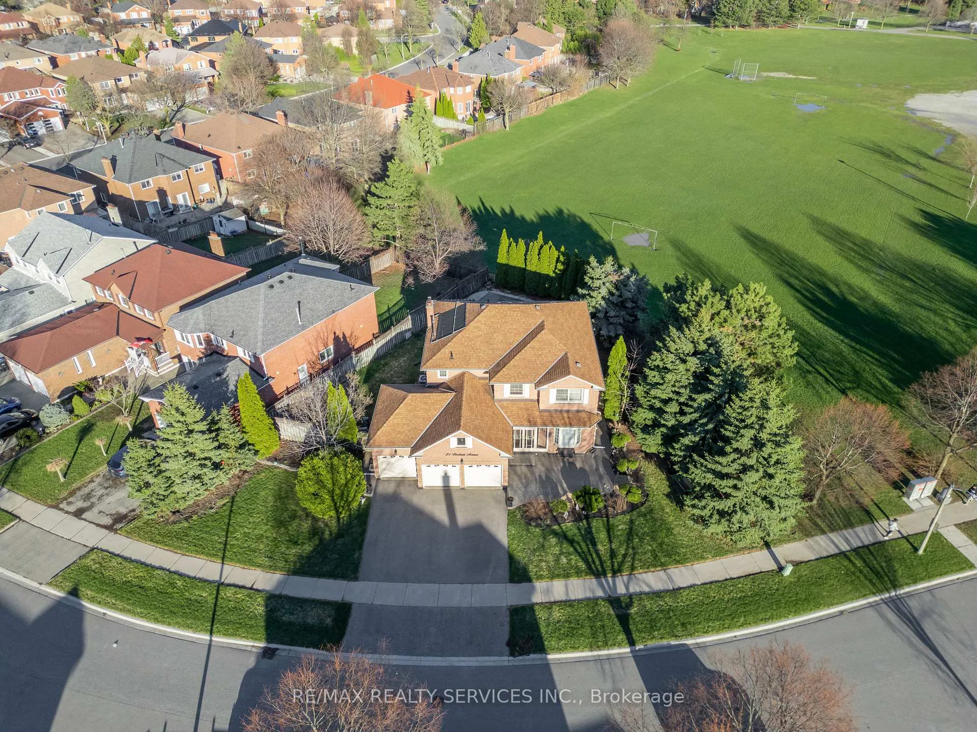 Photo 4 of 21 Fincham Avenue, Brampton, Northwood Park — HOMEH