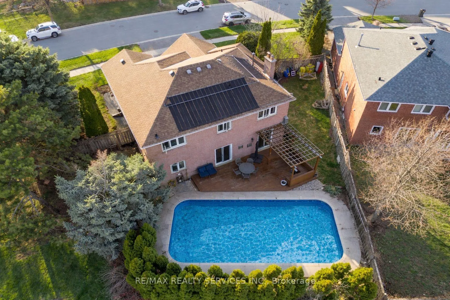 Photo 5 of 21 Fincham Avenue, Brampton, Northwood Park — HOMEH