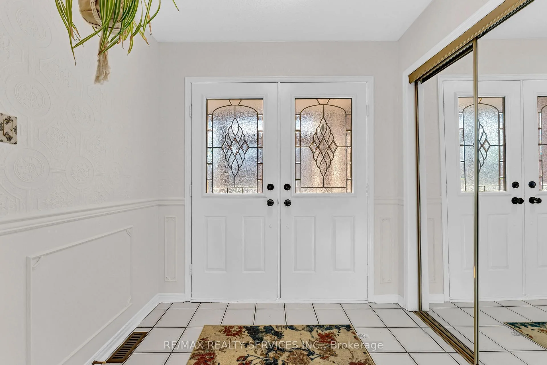 Photo 9 of 21 Fincham Avenue, Brampton, Northwood Park — HOMEH