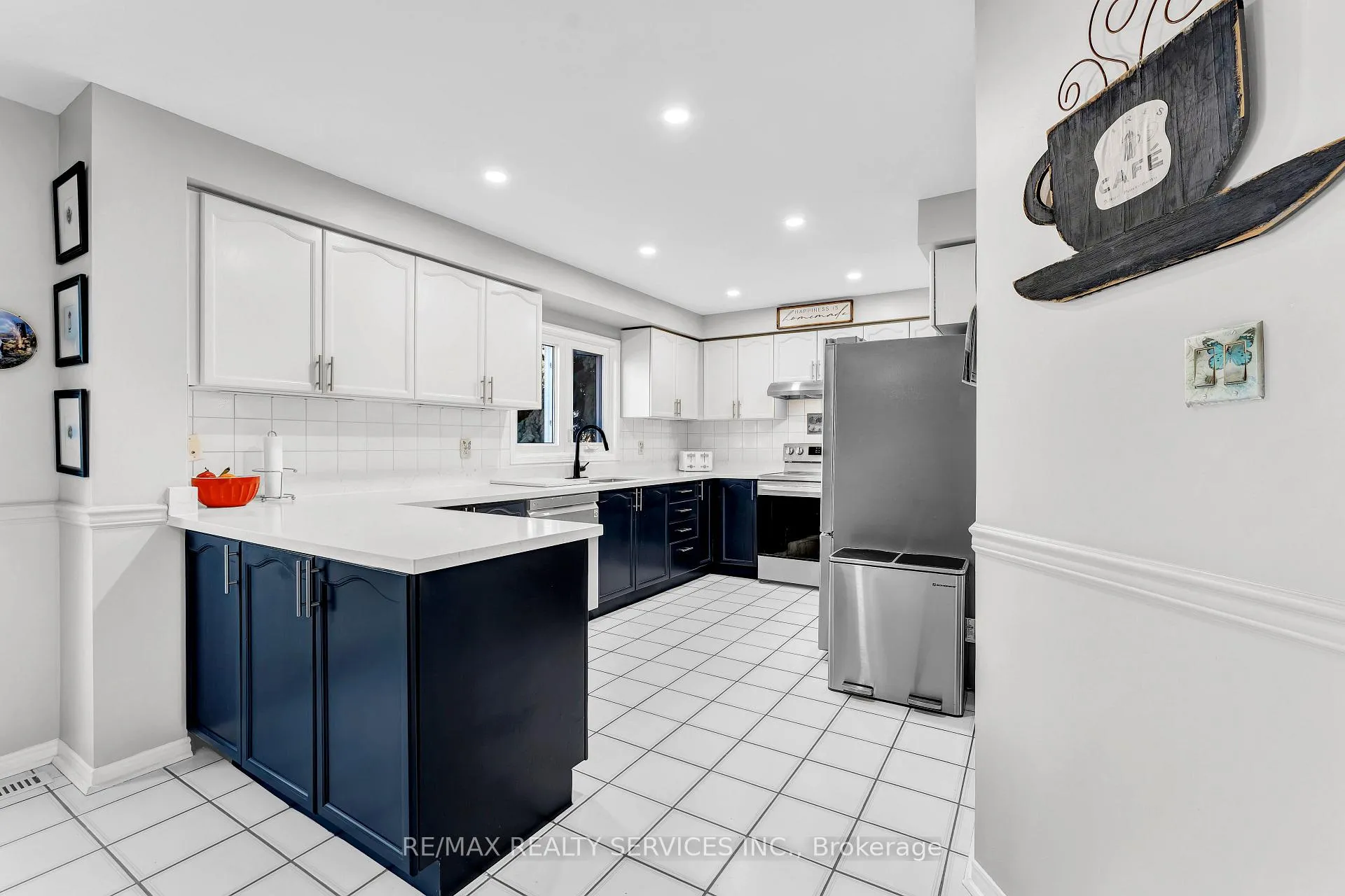 Photo 23 of 21 Fincham Avenue, Brampton, Northwood Park — HOMEH