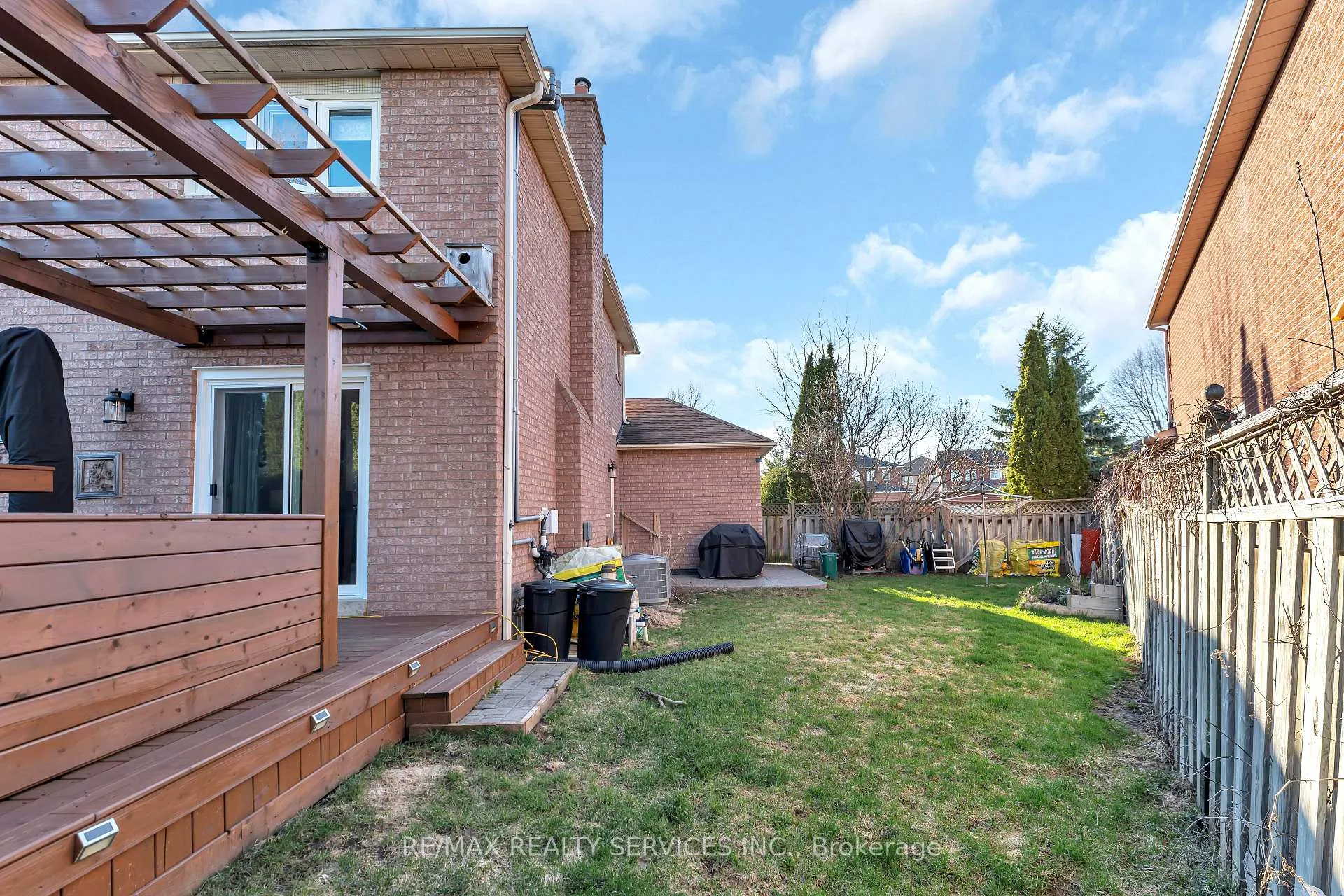 Photo 44 of 21 Fincham Avenue, Brampton, Northwood Park — HOMEH