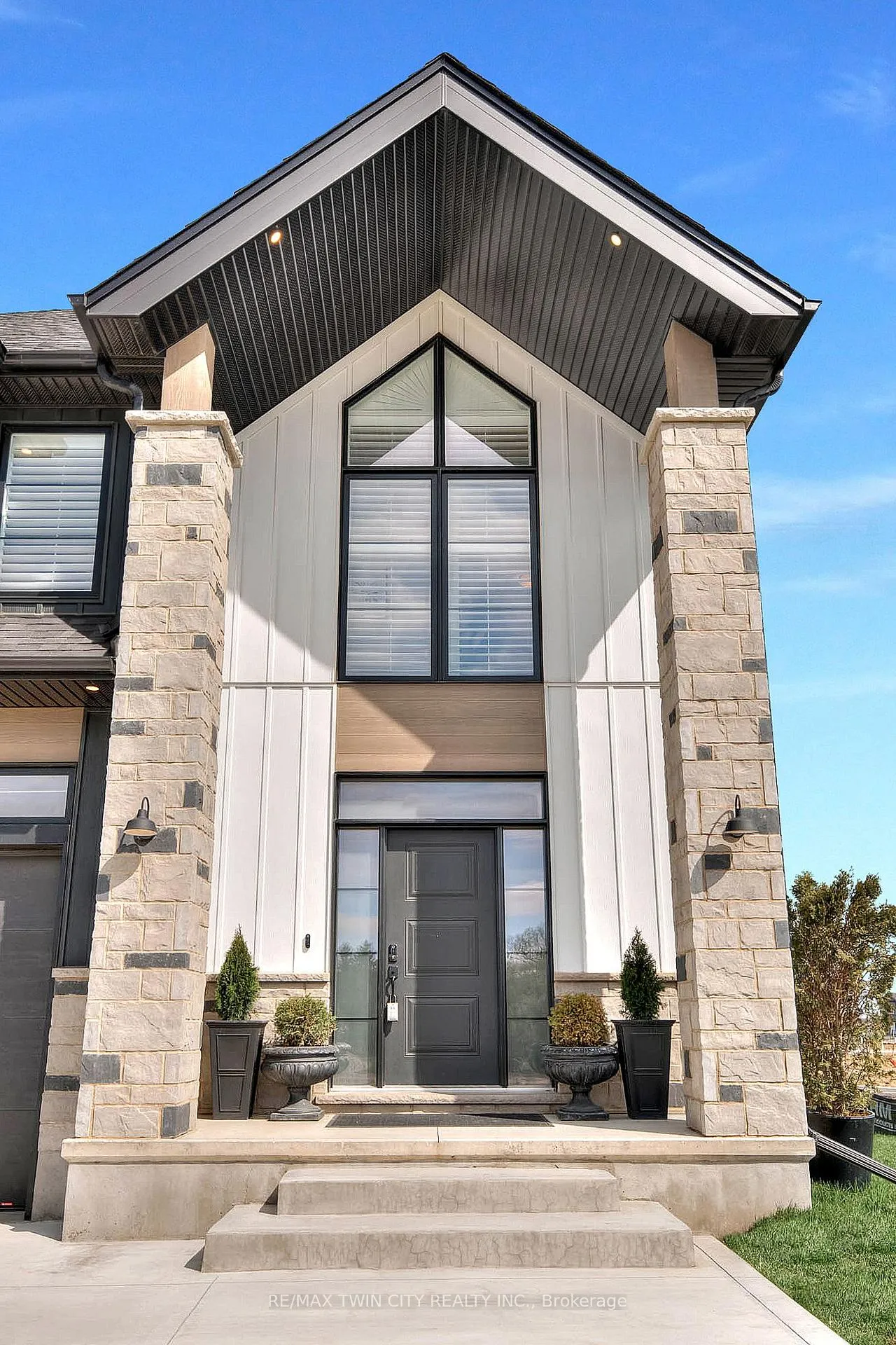 Photo 4 of 154 Dempsey Drive, Stratford — HOMEH