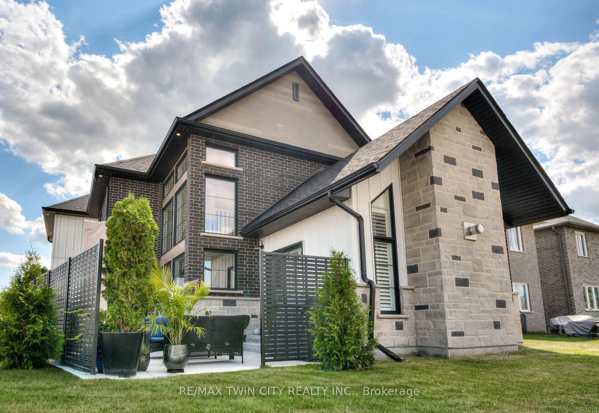 Photo 7 of 154 Dempsey Drive, Stratford — HOMEH