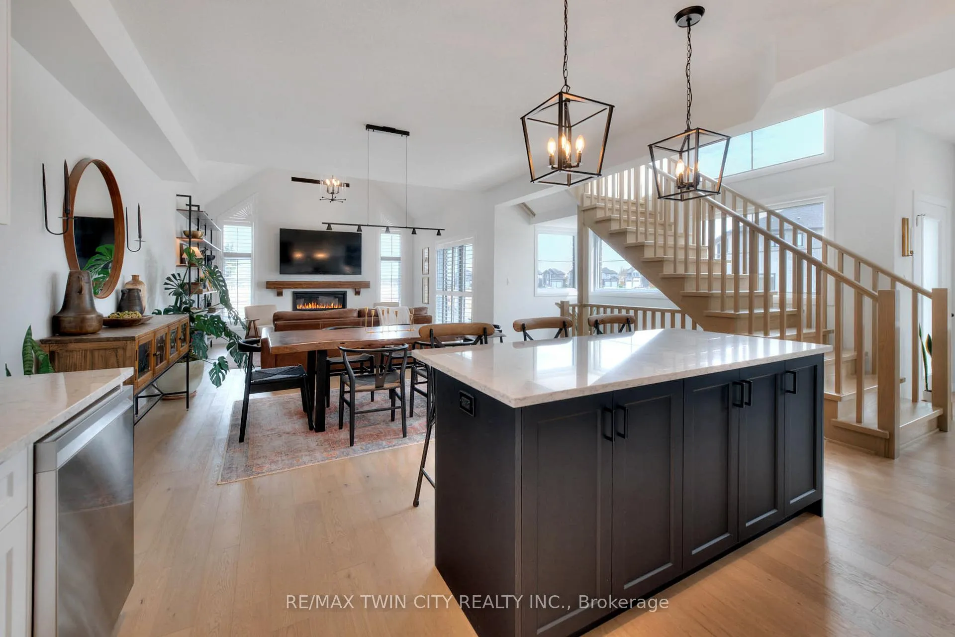 Photo 23 of 154 Dempsey Drive, Stratford — HOMEH
