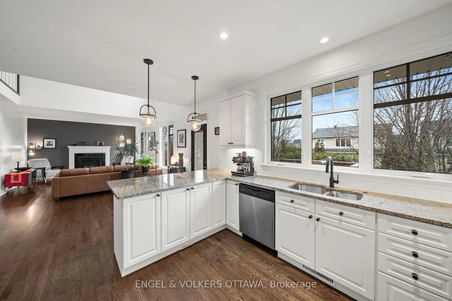 Photo 12 of 566 Erinwoods Circle, Ottawa, Barrhaven - Stonebridge — HOMEH