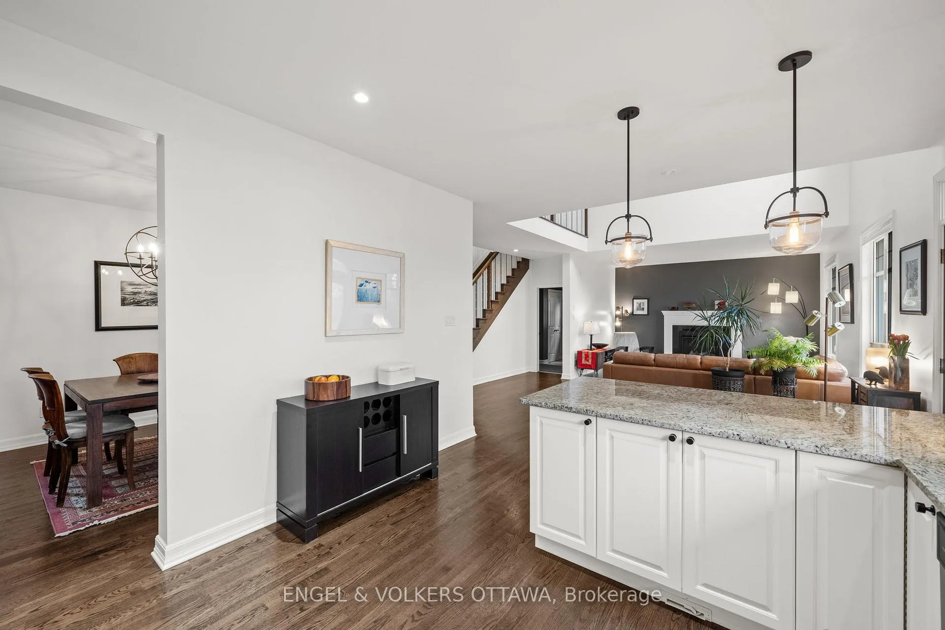 Photo 13 of 566 Erinwoods Circle, Ottawa, Barrhaven - Stonebridge — HOMEH