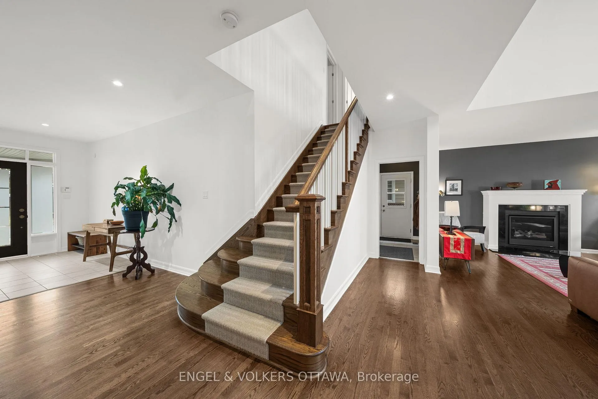 Photo 19 of 566 Erinwoods Circle, Ottawa, Barrhaven - Stonebridge — HOMEH