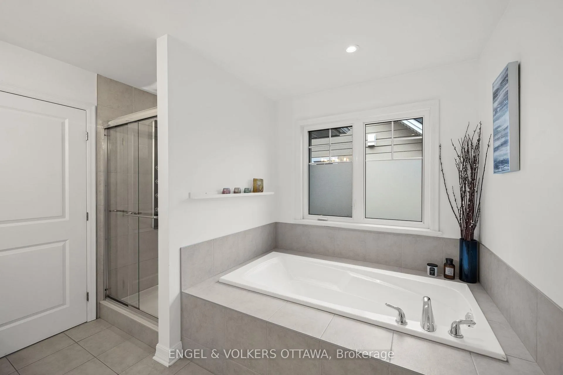 Photo 25 of 566 Erinwoods Circle, Ottawa, Barrhaven - Stonebridge — HOMEH