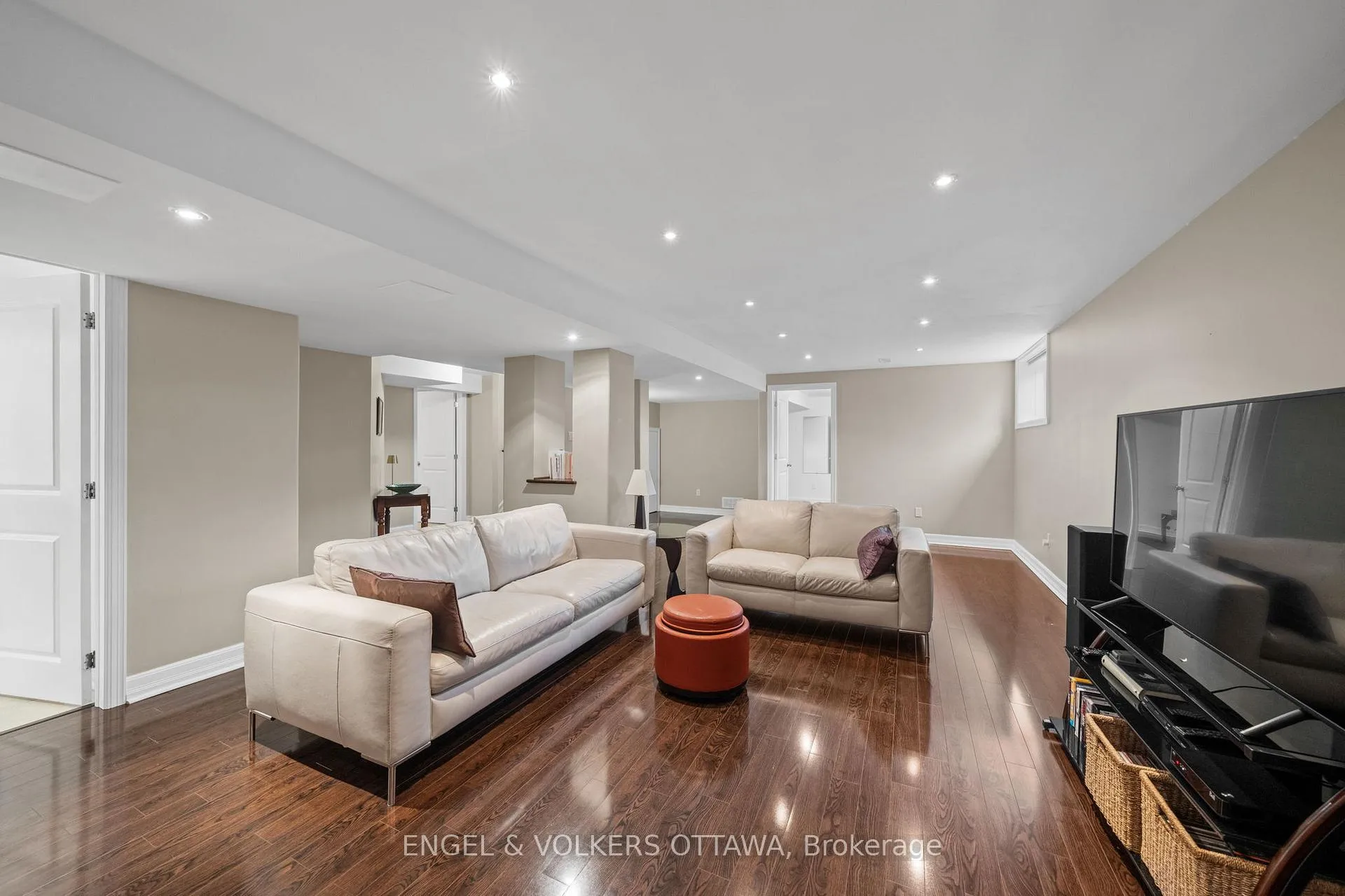 Photo 32 of 566 Erinwoods Circle, Ottawa, Barrhaven - Stonebridge — HOMEH