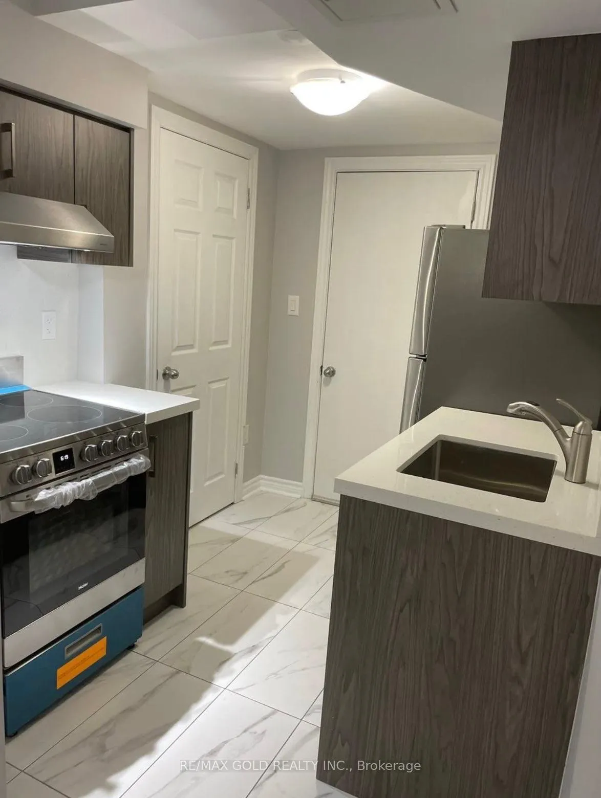 Photo 2 of 72 Lesabre Crescent, Brampton, Bram East — HOMEH