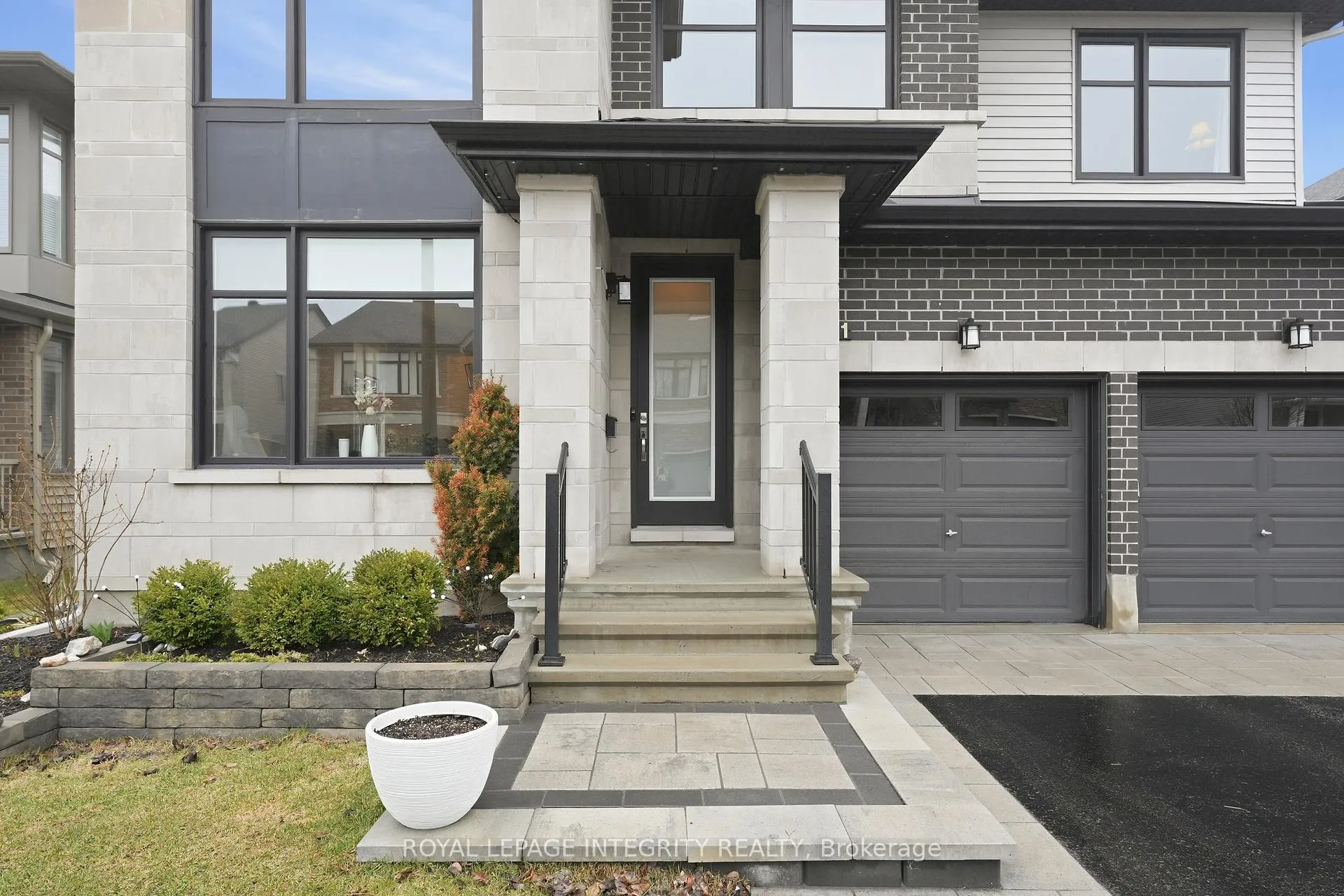 Photo 3 of 211 Cooks Mill Crescent, Ottawa, Riverside South — HOMEH