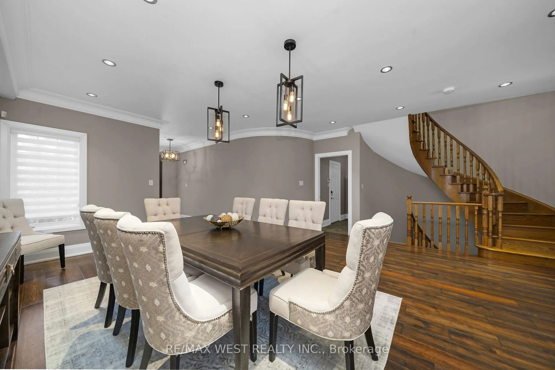 Photo 11 of 99 Gray Park Drive, Caledon, Bolton West — HOMEH