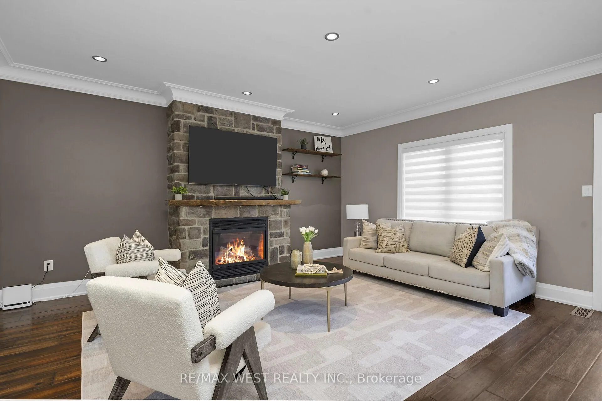 Photo 19 of 99 Gray Park Drive, Caledon, Bolton West — HOMEH