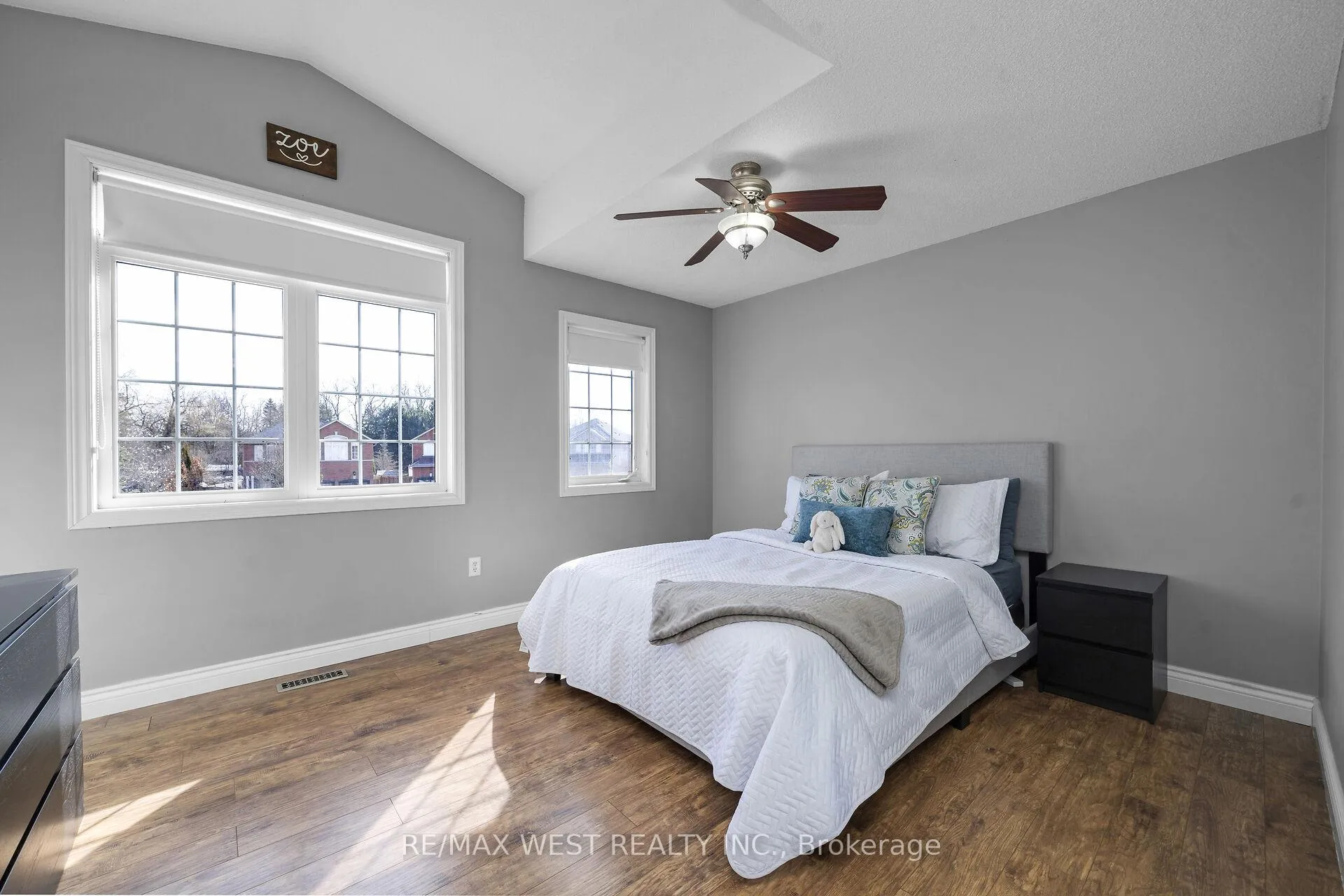 Photo 33 of 99 Gray Park Drive, Caledon, Bolton West — HOMEH