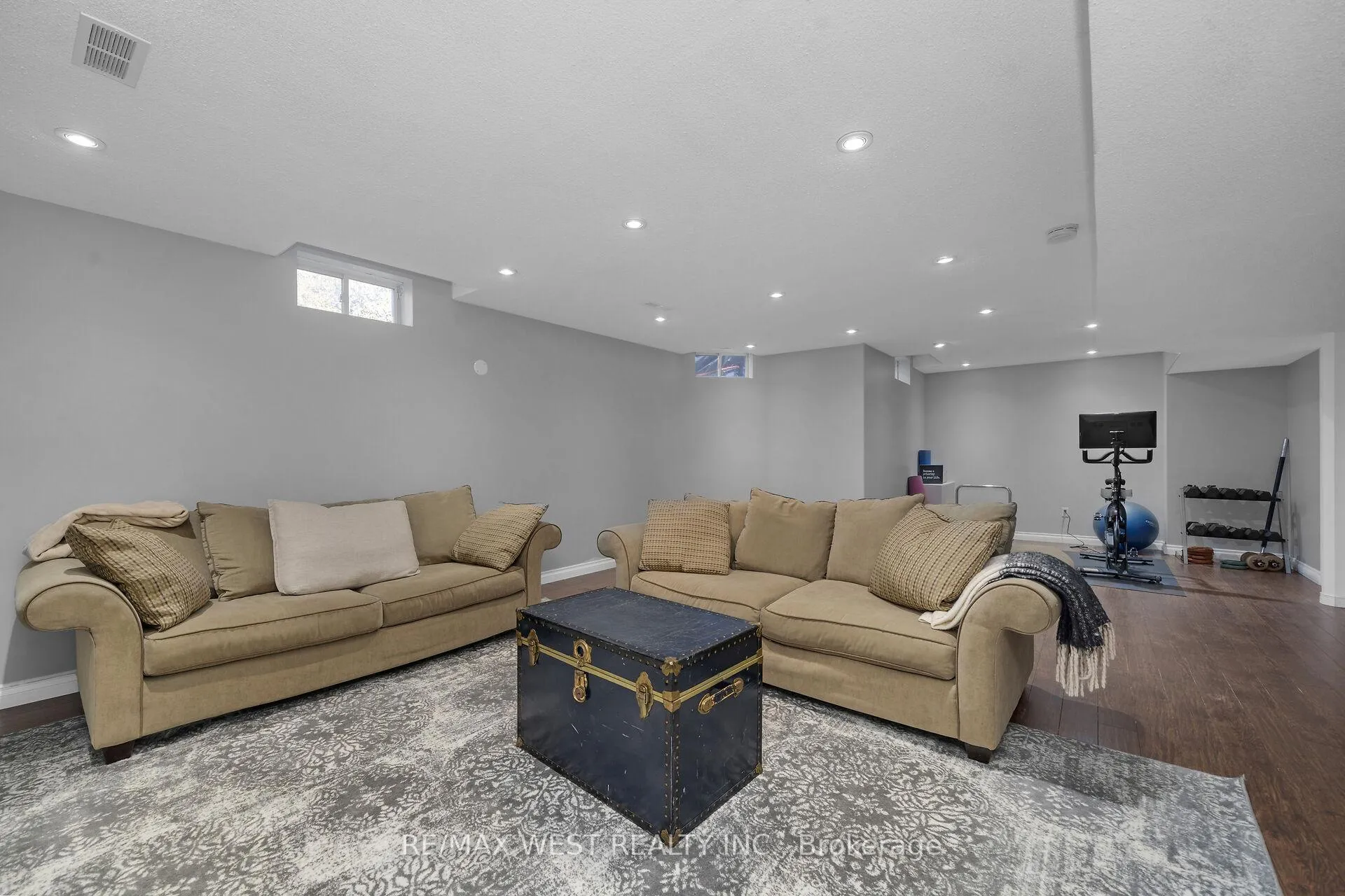 Photo 41 of 99 Gray Park Drive, Caledon, Bolton West — HOMEH