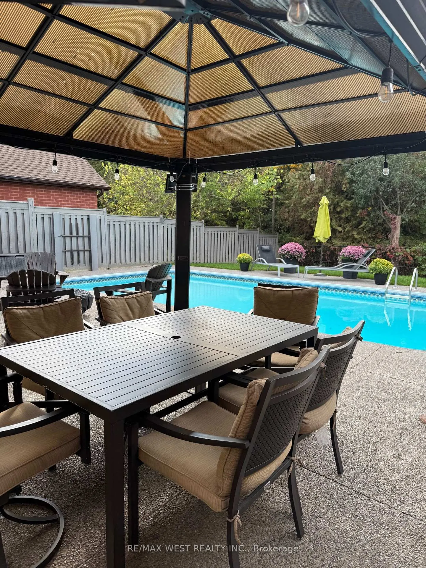 Photo 49 of 99 Gray Park Drive, Caledon, Bolton West — HOMEH