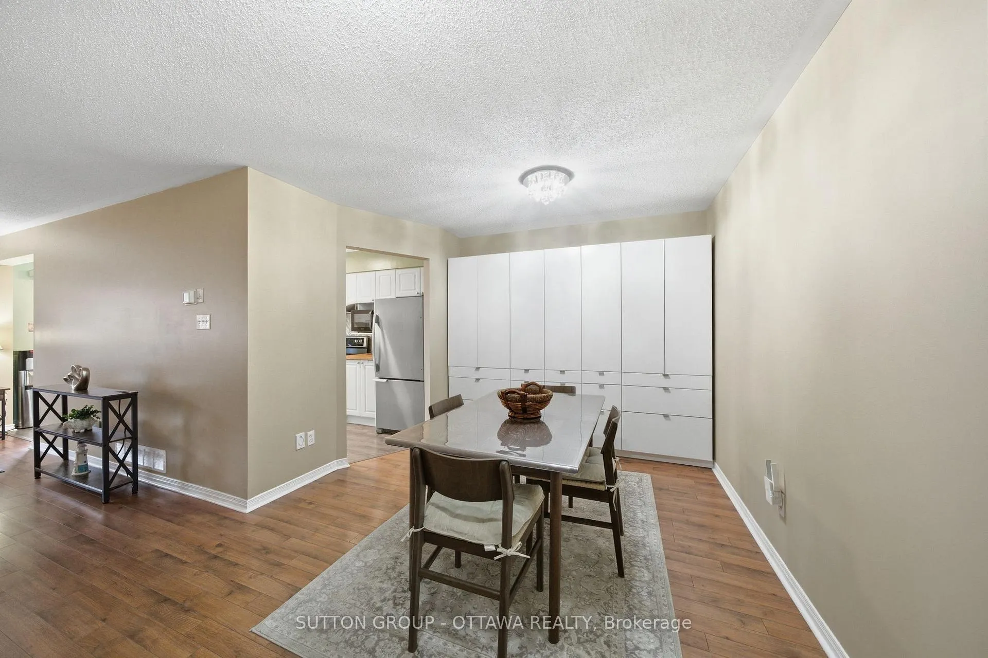 Photo 3 of 814 Nesting Way, Ottawa, Fallingbrook/Gardenway South — HOMEH