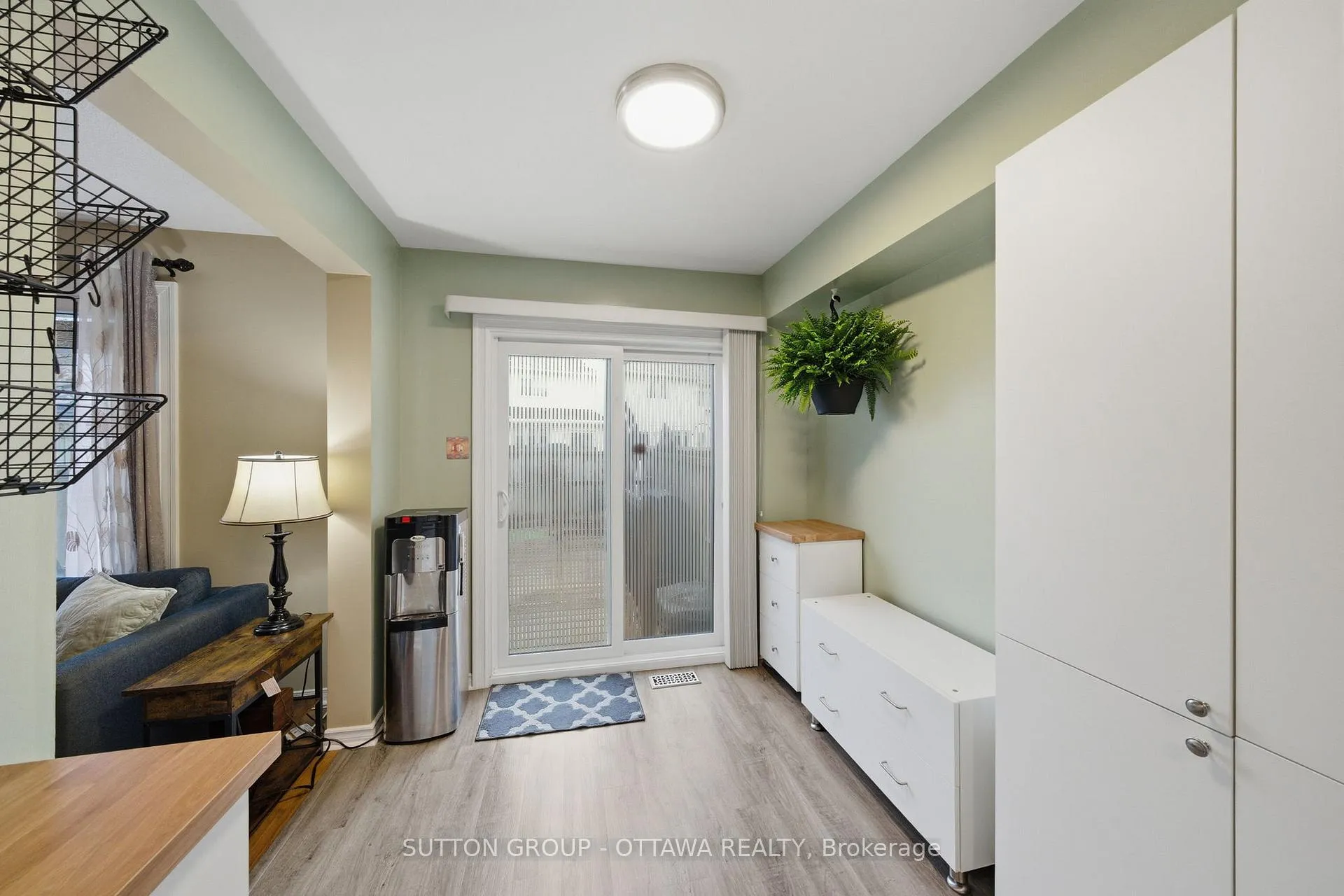 Photo 8 of 814 Nesting Way, Ottawa, Fallingbrook/Gardenway South — HOMEH