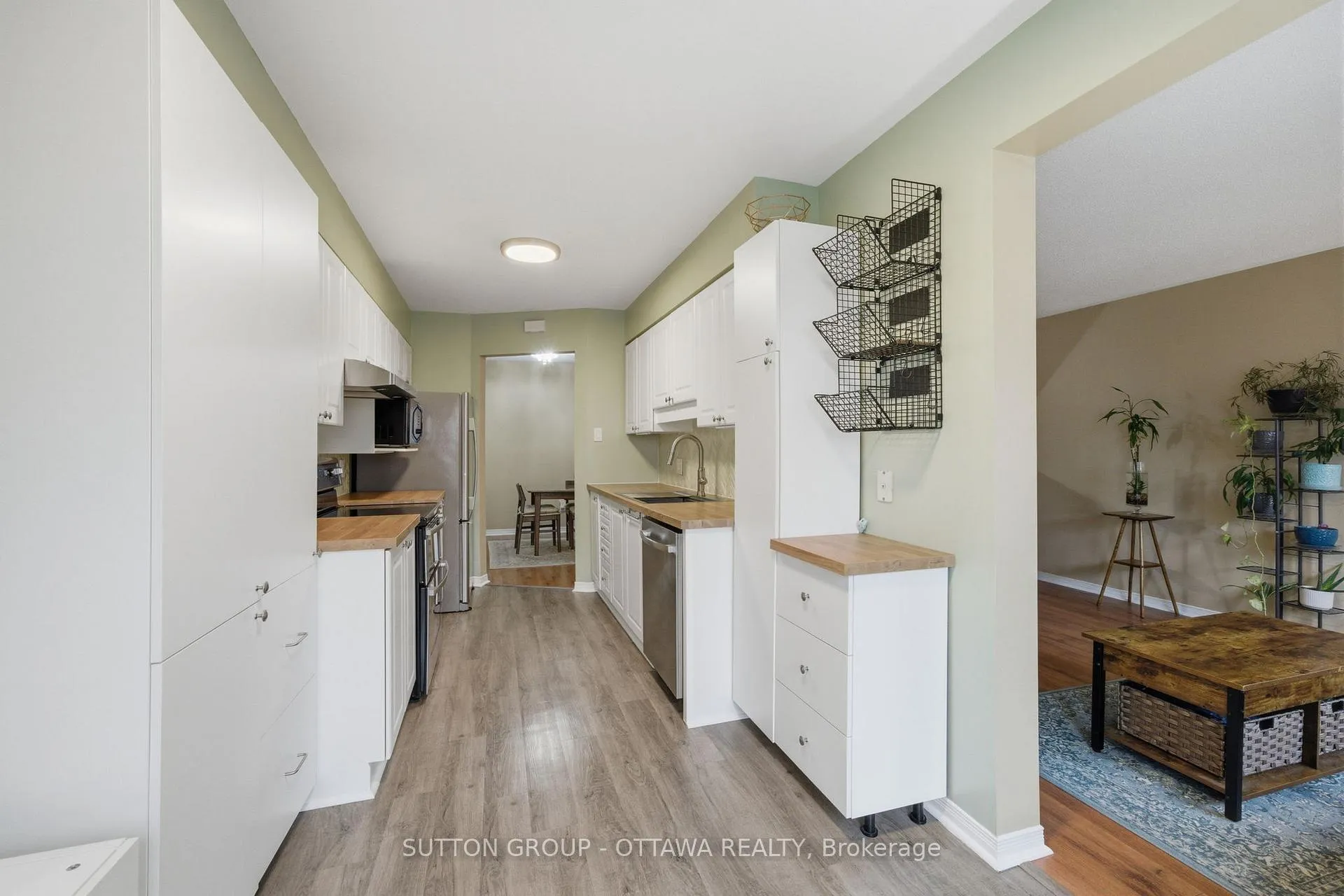 Photo 9 of 814 Nesting Way, Ottawa, Fallingbrook/Gardenway South — HOMEH