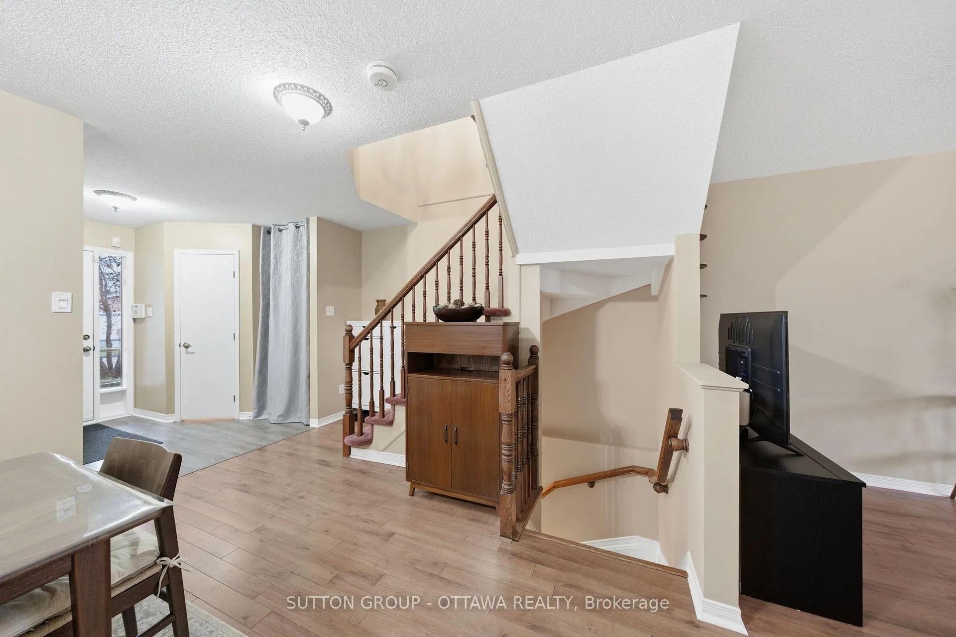 Photo 12 of 814 Nesting Way, Ottawa, Fallingbrook/Gardenway South — HOMEH
