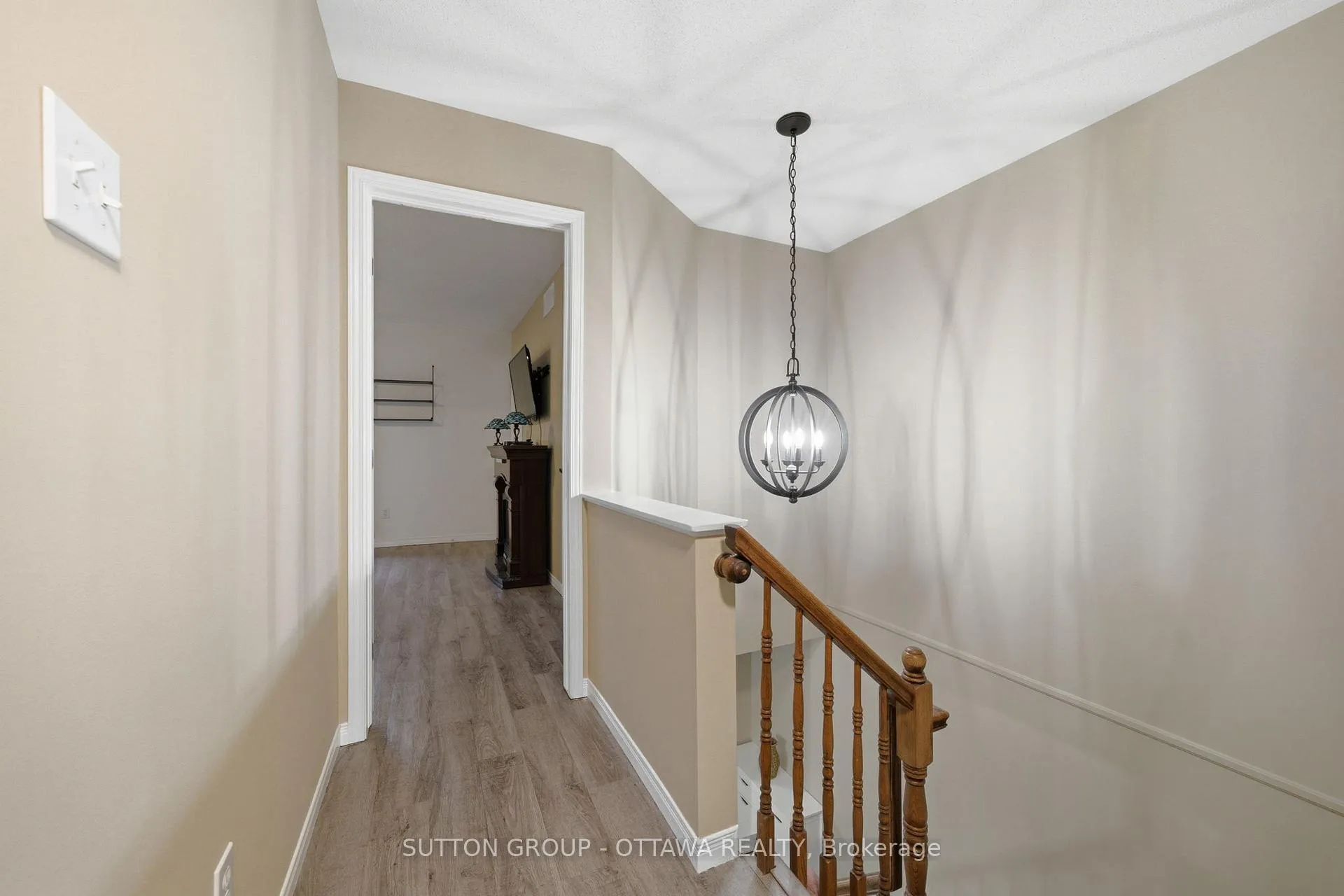 Photo 13 of 814 Nesting Way, Ottawa, Fallingbrook/Gardenway South — HOMEH