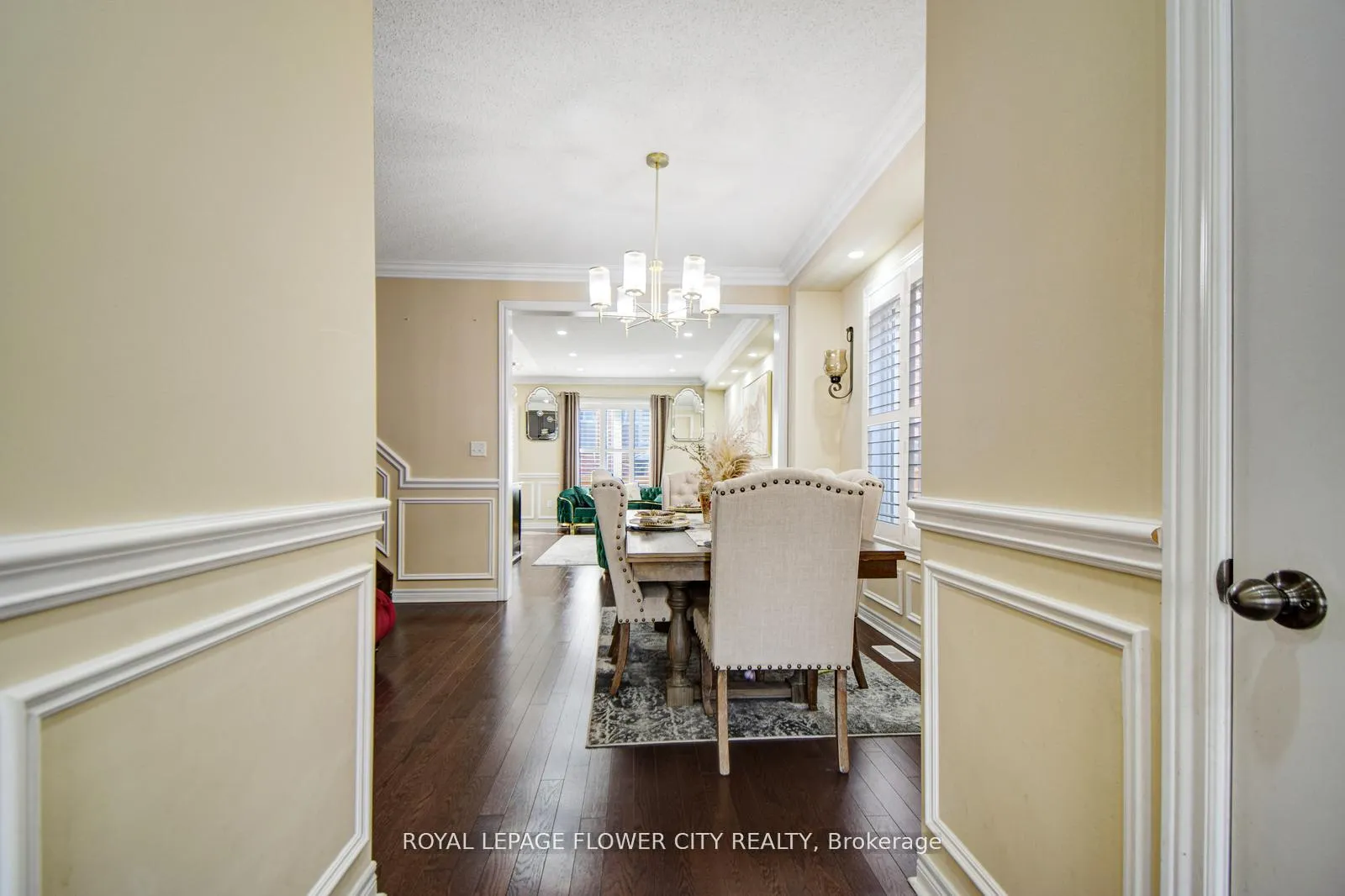 Photo 8 of 25 Padbury Trail, Brampton, Northwest Brampton — HOMEH