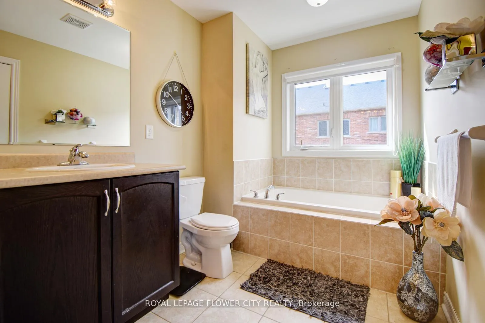Photo 33 of 25 Padbury Trail, Brampton, Northwest Brampton — HOMEH
