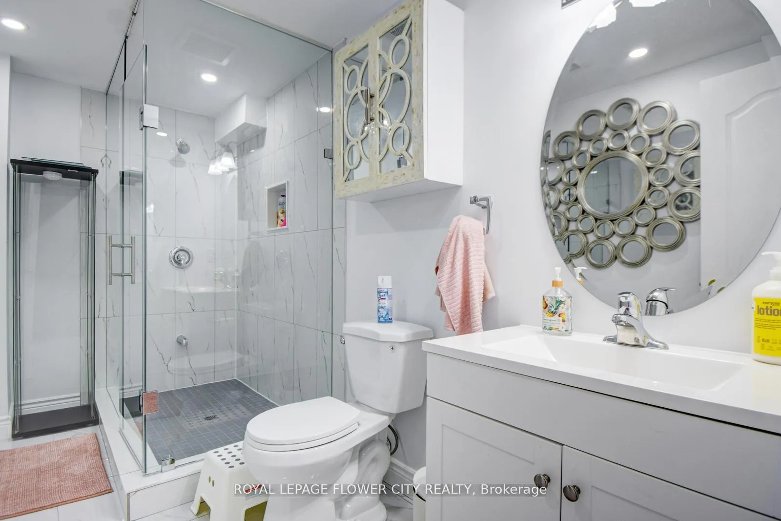 Photo 45 of 25 Padbury Trail, Brampton, Northwest Brampton — HOMEH