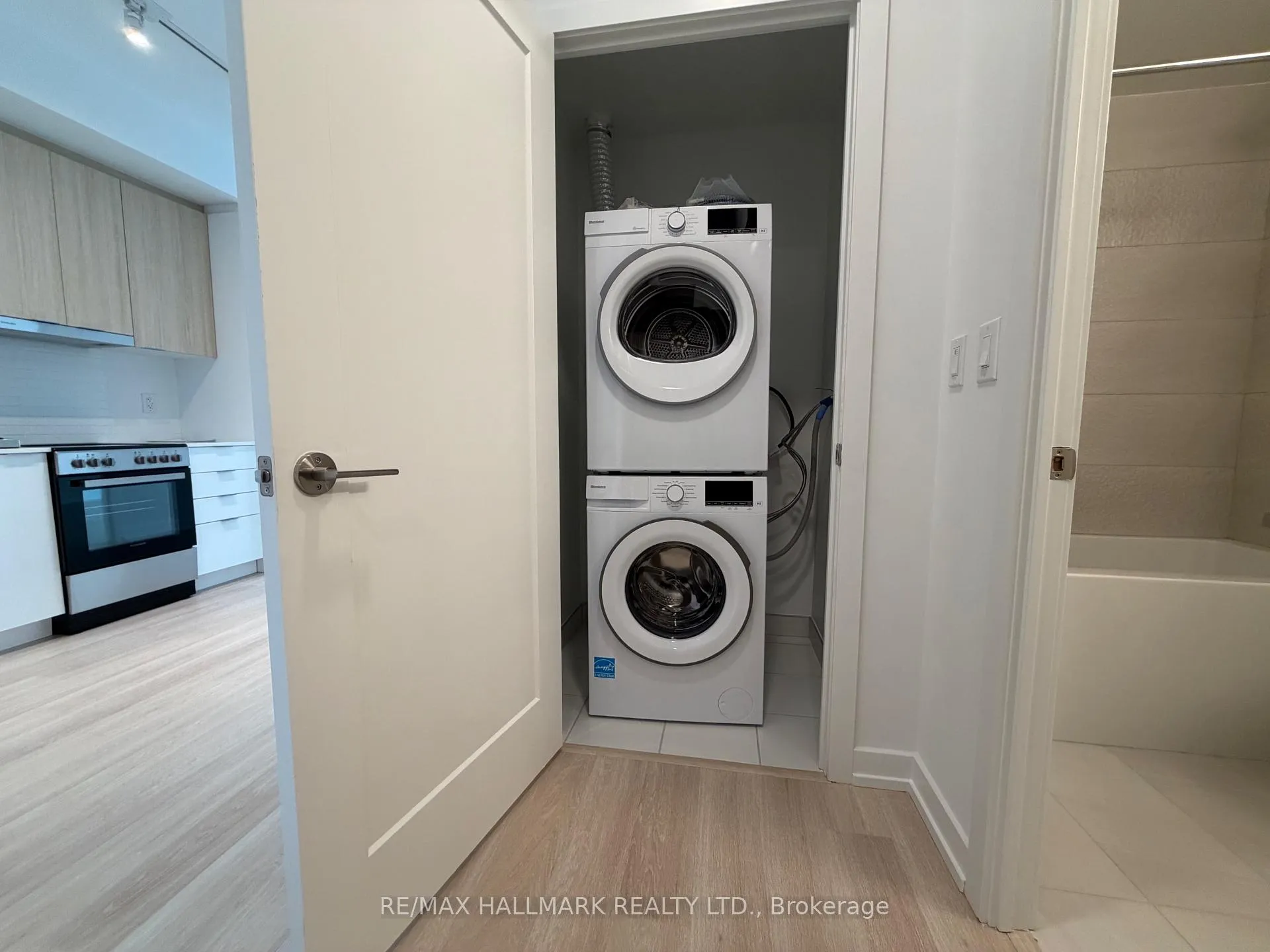 Photo 4 of Unit A2306, 9763 Markham Road, Markham, Greensborough — HOMEH