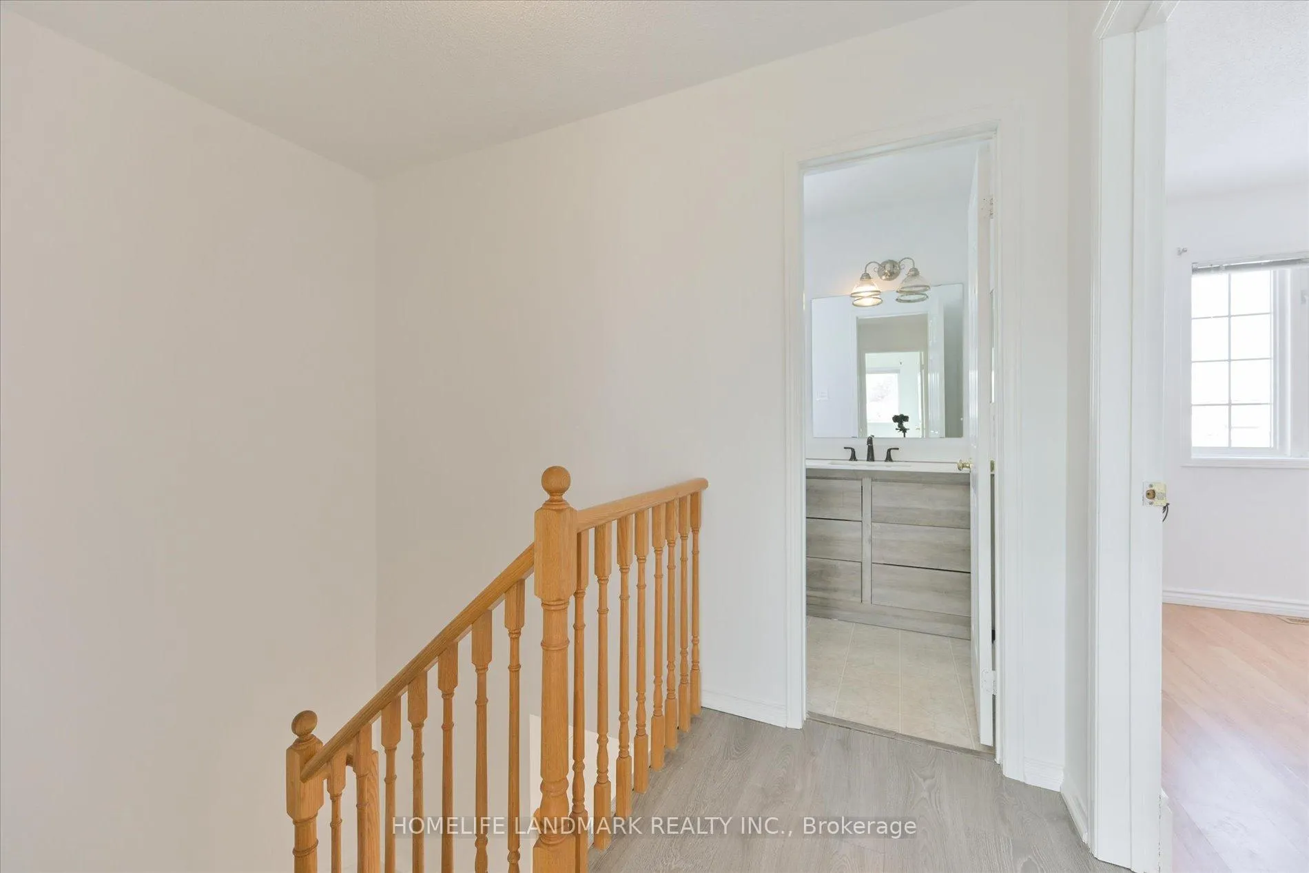 Photo 17 of 29 Drake Drive, Barrie, Painswick South — HOMEH