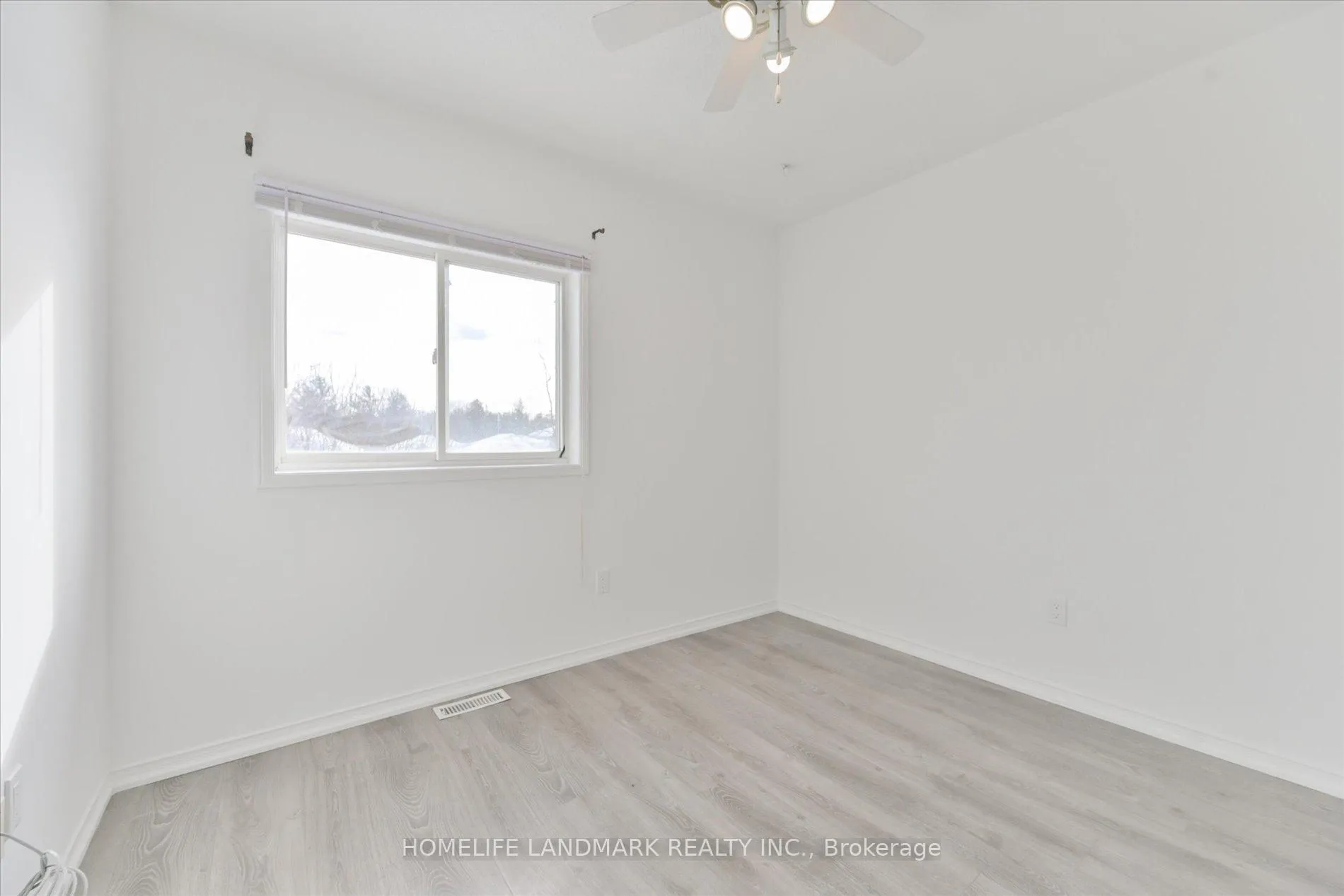 Photo 22 of 29 Drake Drive, Barrie, Painswick South — HOMEH