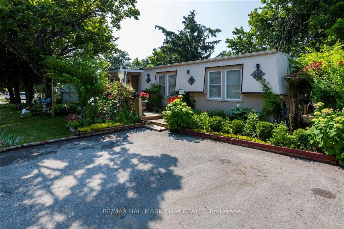 Photo 1 of 43 Linden Lane, Innisfil, Rural Innisfil — HOMEH
