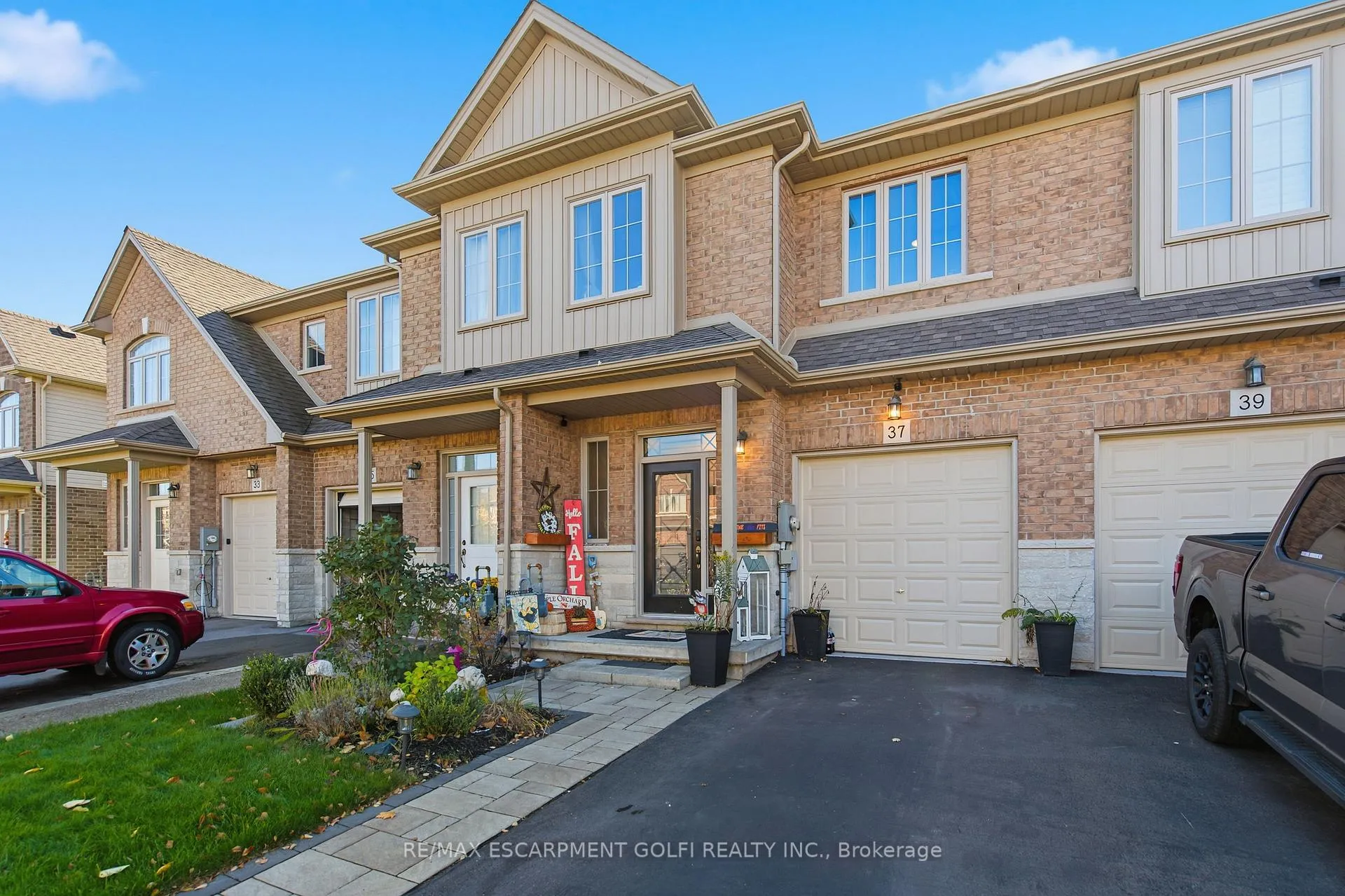 Photo 3 of 37 Fairgrounds Drive, Hamilton, Binbrook — HOMEH