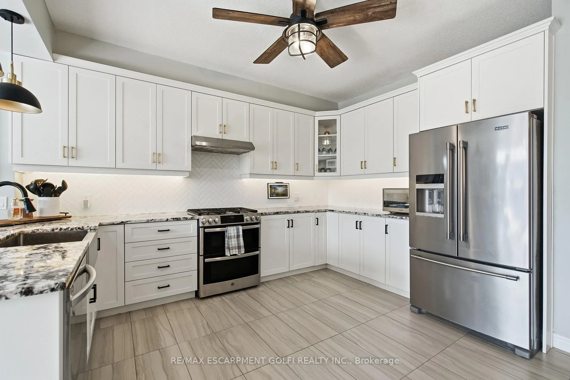 Photo 10 of 37 Fairgrounds Drive, Hamilton, Binbrook — HOMEH