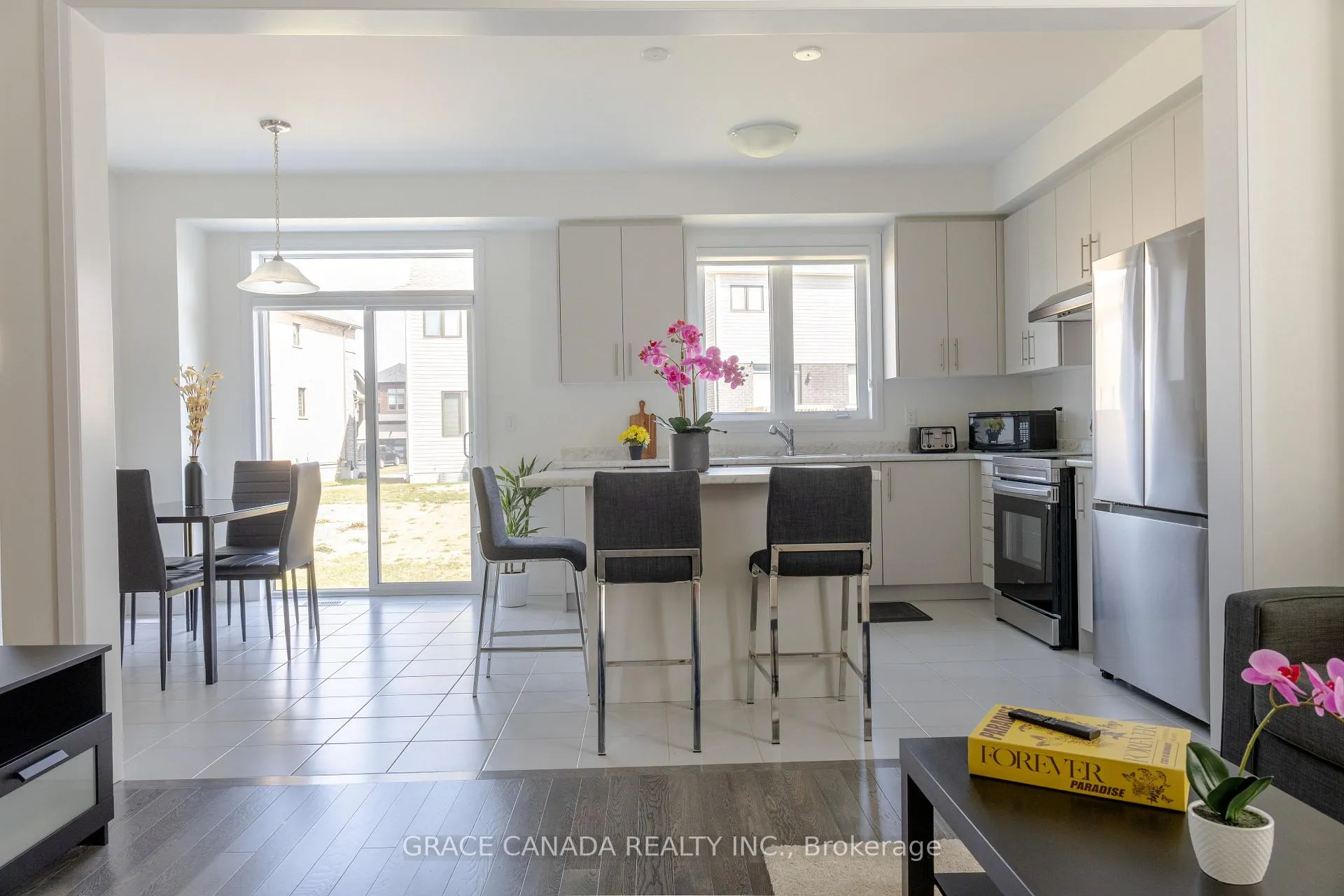 Photo 14 of 16 Brighton Lane, Thorold, Rolling Meadows — HOMEH
