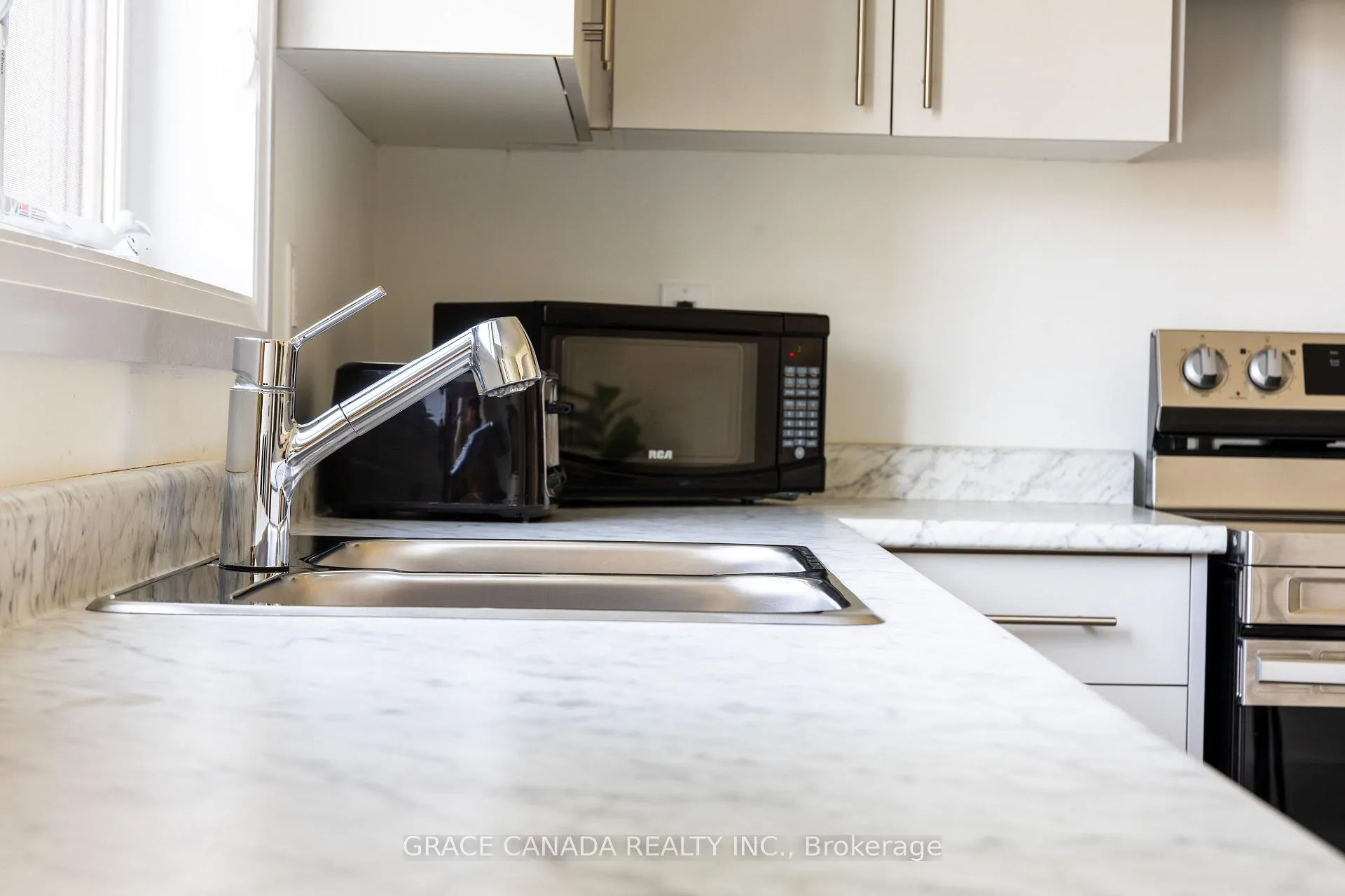Photo 17 of 16 Brighton Lane, Thorold, Rolling Meadows — HOMEH
